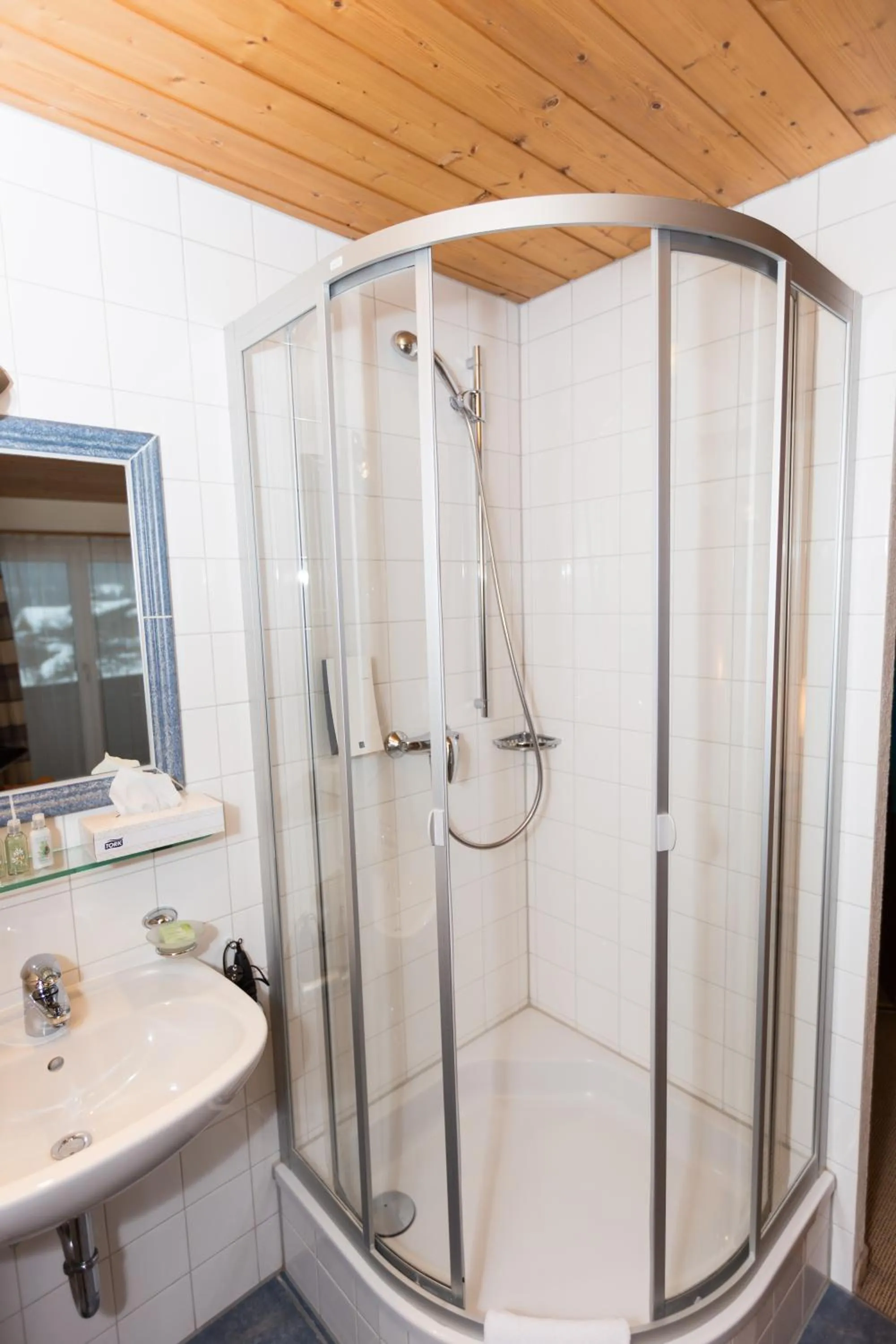 Bathroom in DEVA Hotel Kaiserblick