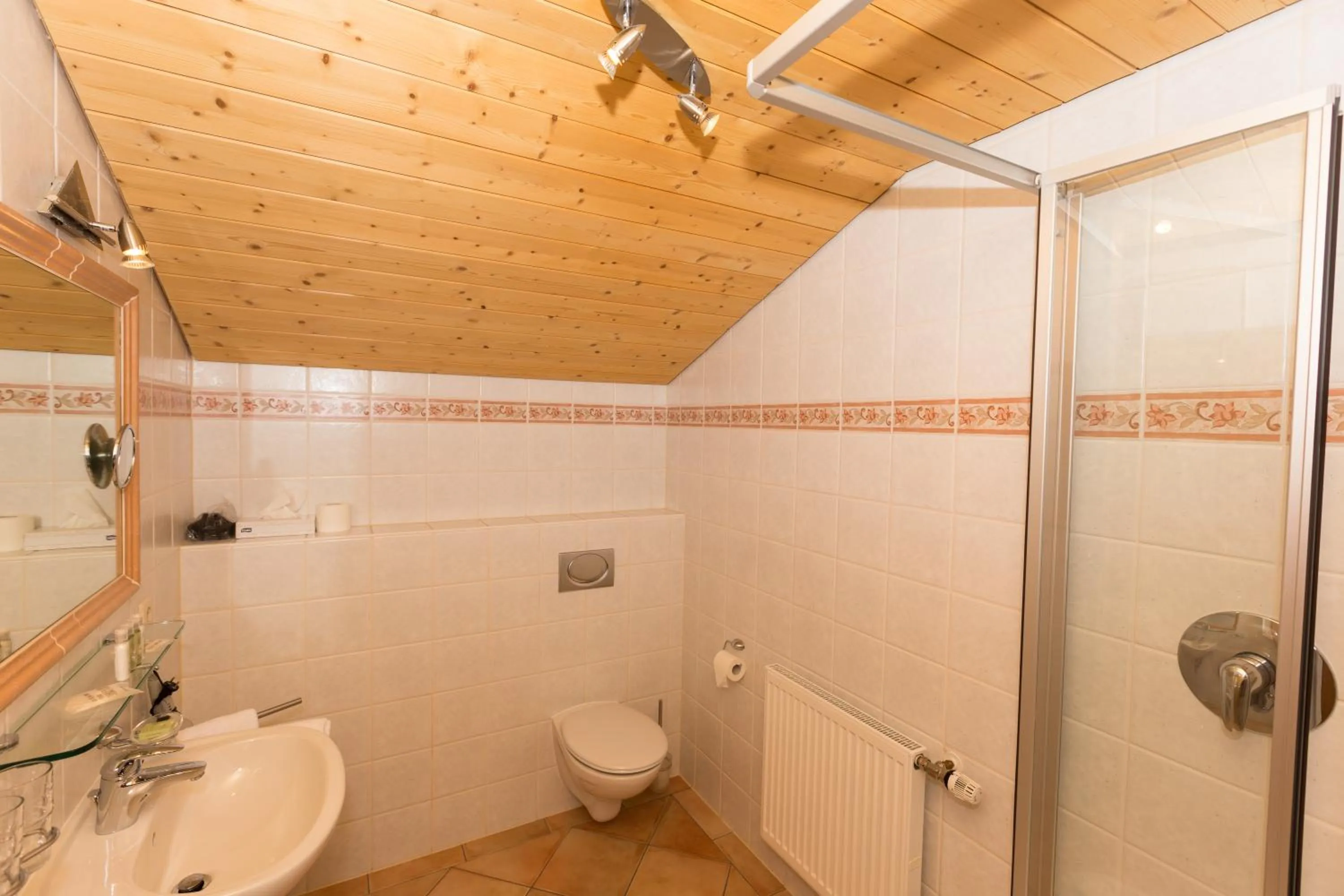 Bathroom in DEVA Hotel Kaiserblick