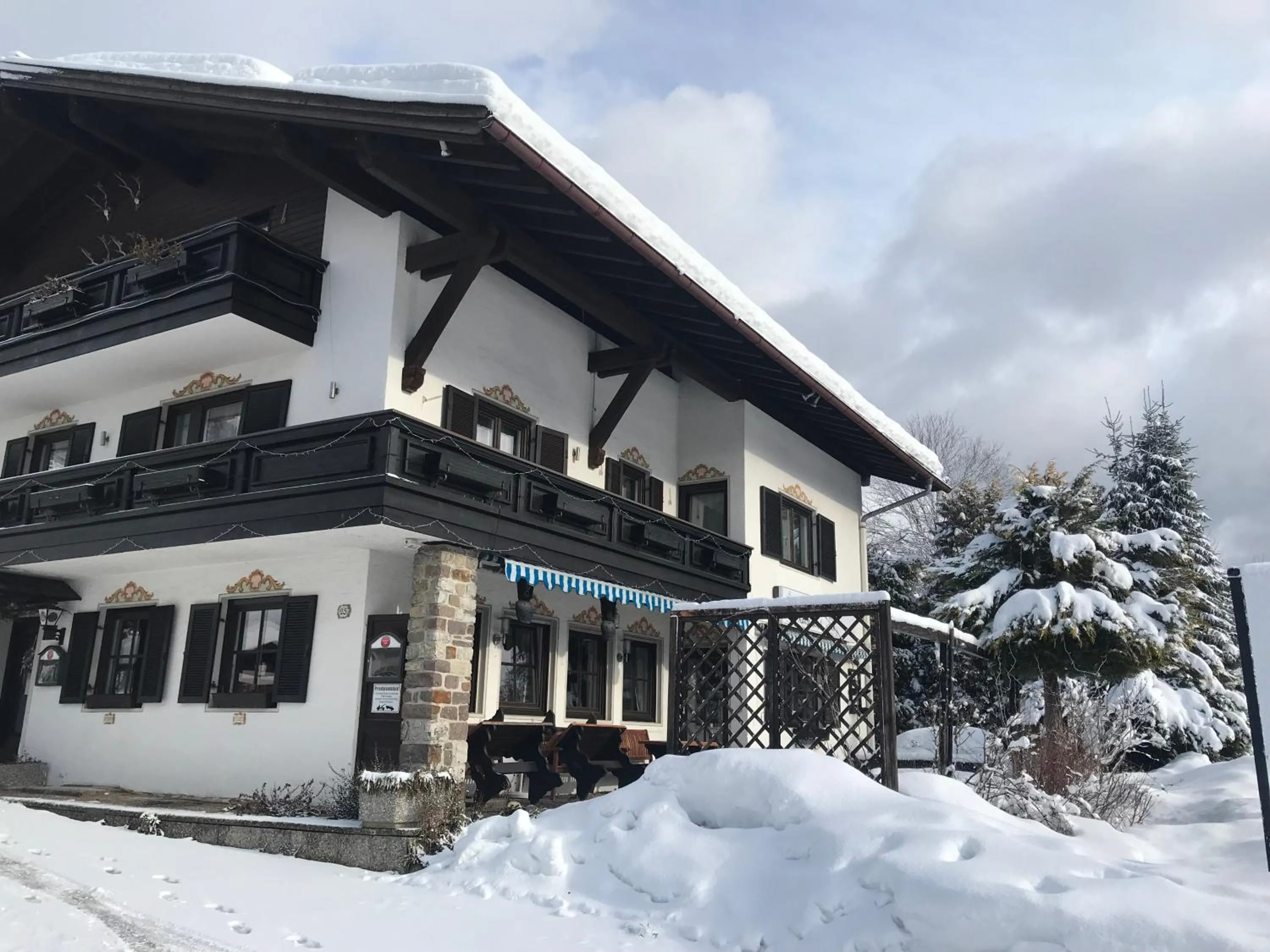 Facade/entrance in DEVA Hotel Kaiserblick