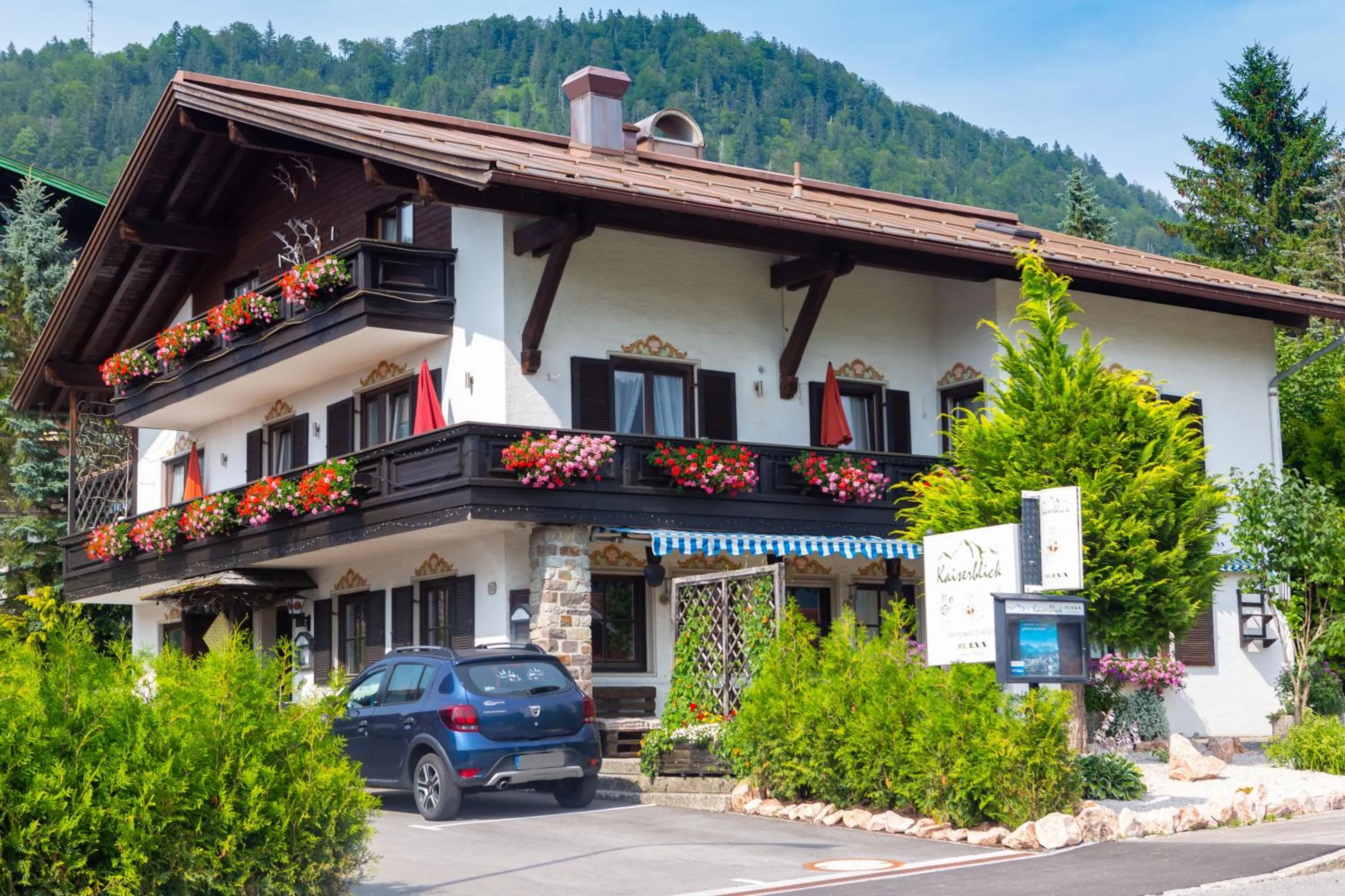 Property building in DEVA Hotel Kaiserblick