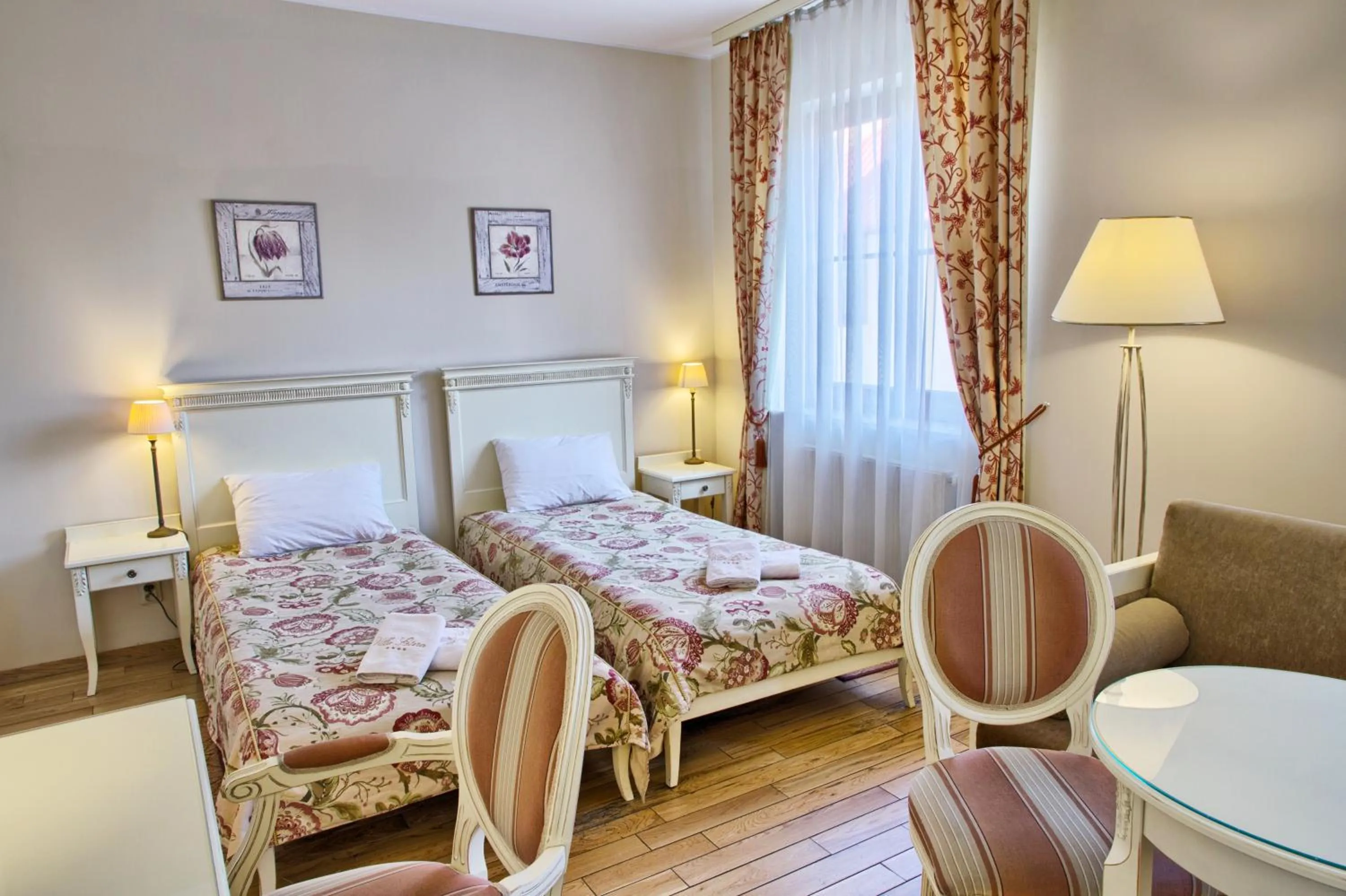 Bed in Villa Estera - Hotel & Restauracja