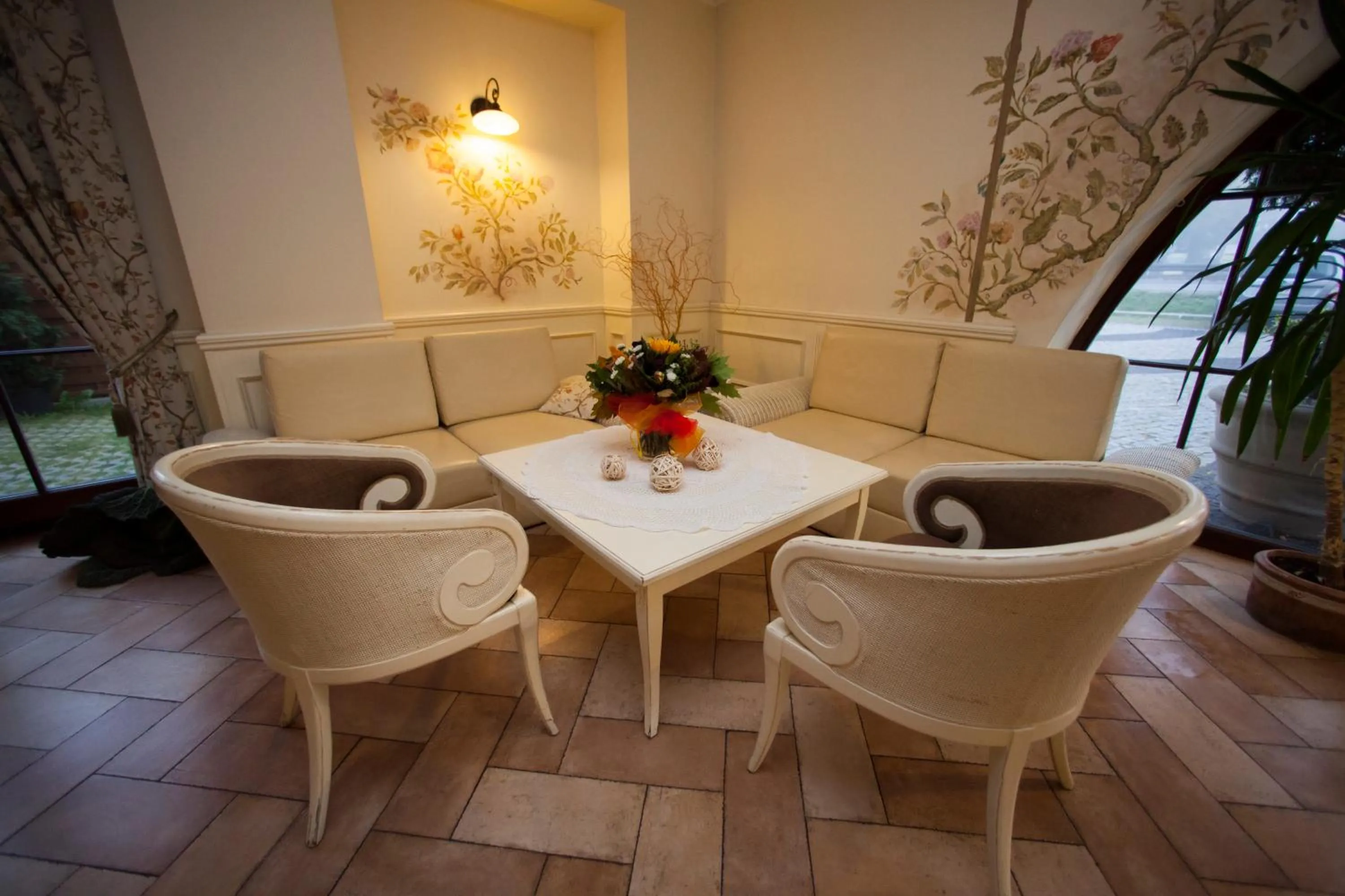 Lobby or reception in Villa Estera - Hotel & Restauracja
