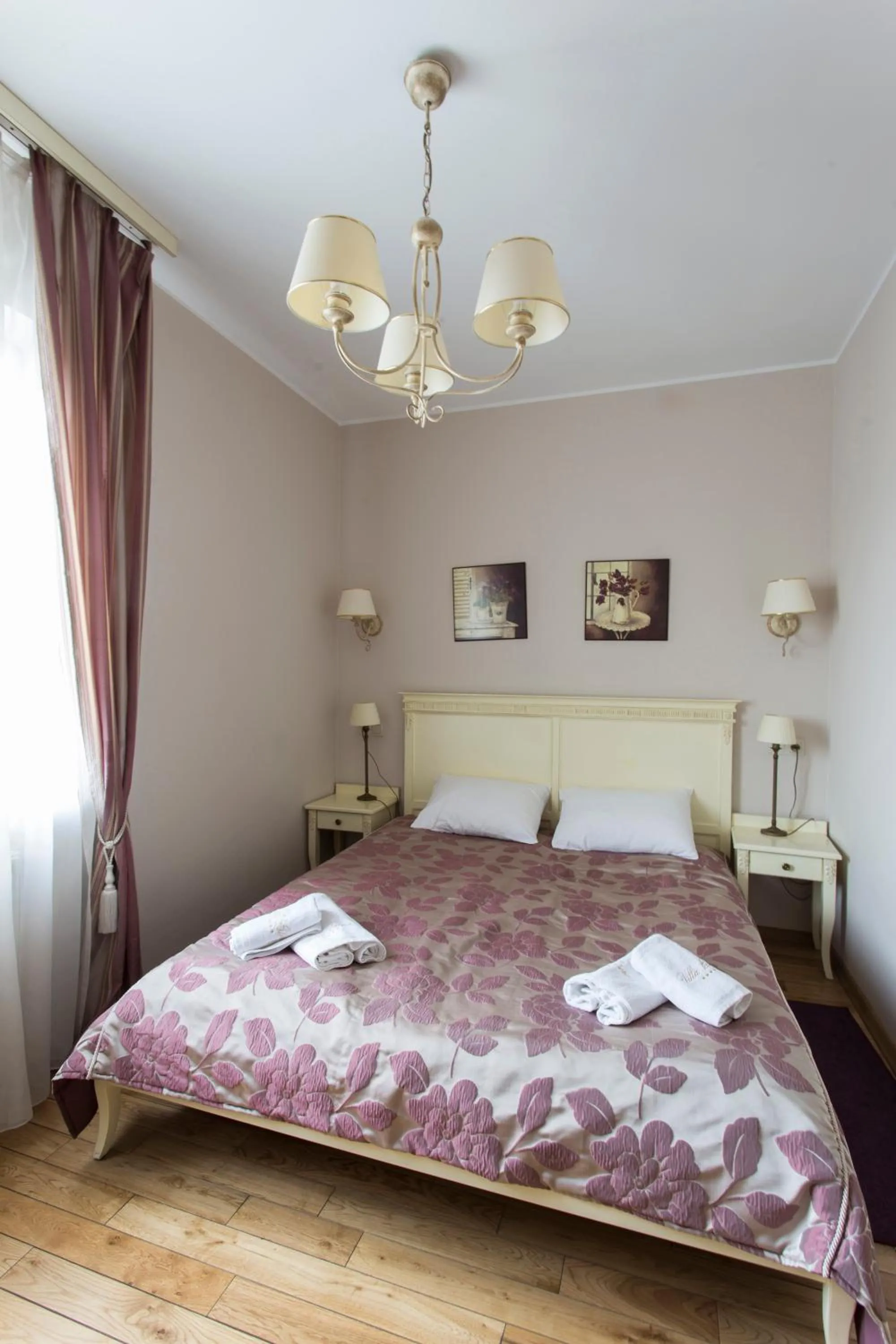 Bed in Villa Estera - Hotel & Restauracja