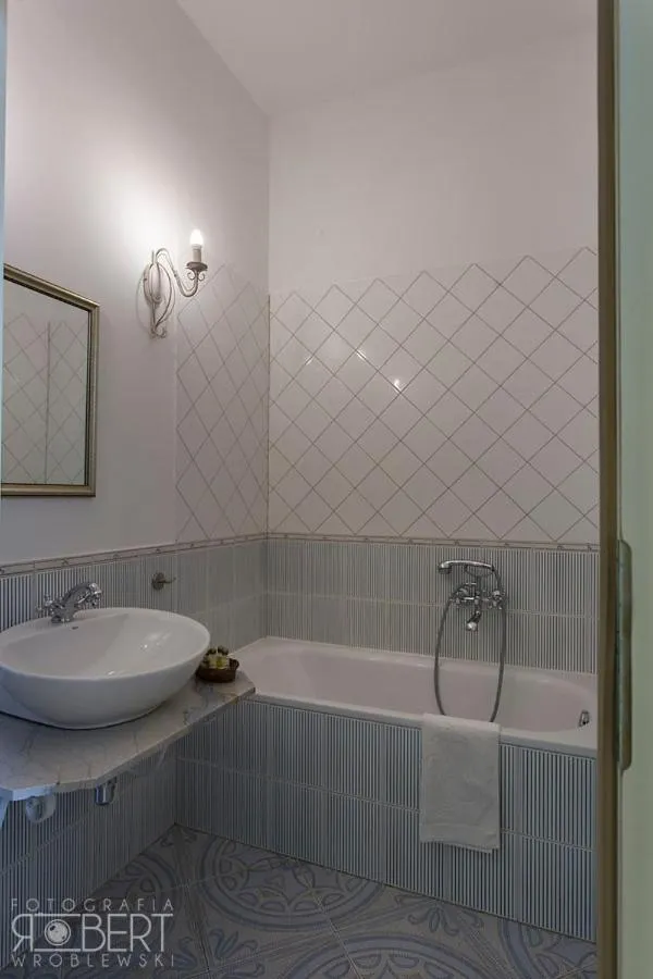 Bathroom in Villa Estera - Hotel & Restauracja