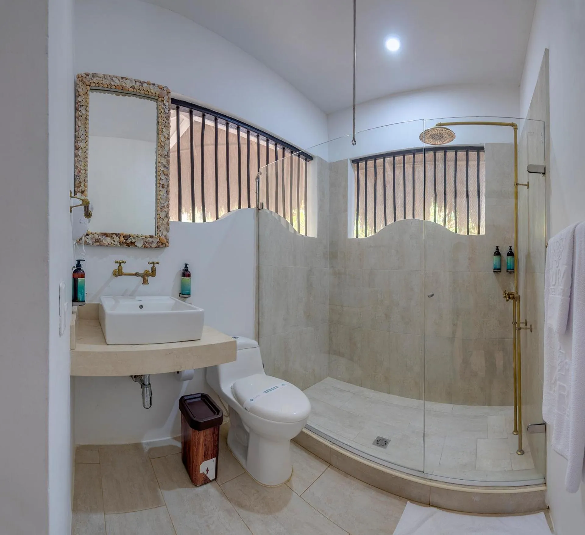 Shower in Aura Hotel Barú