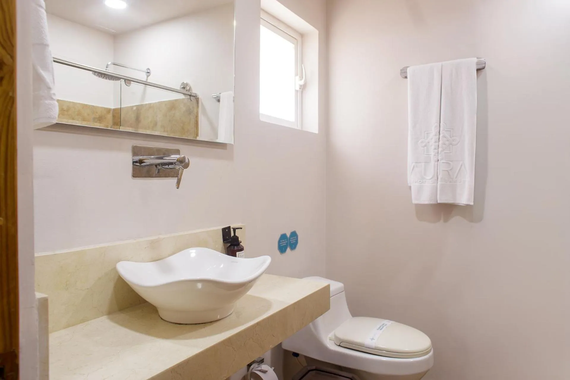 Shower in Aura Hotel Barú