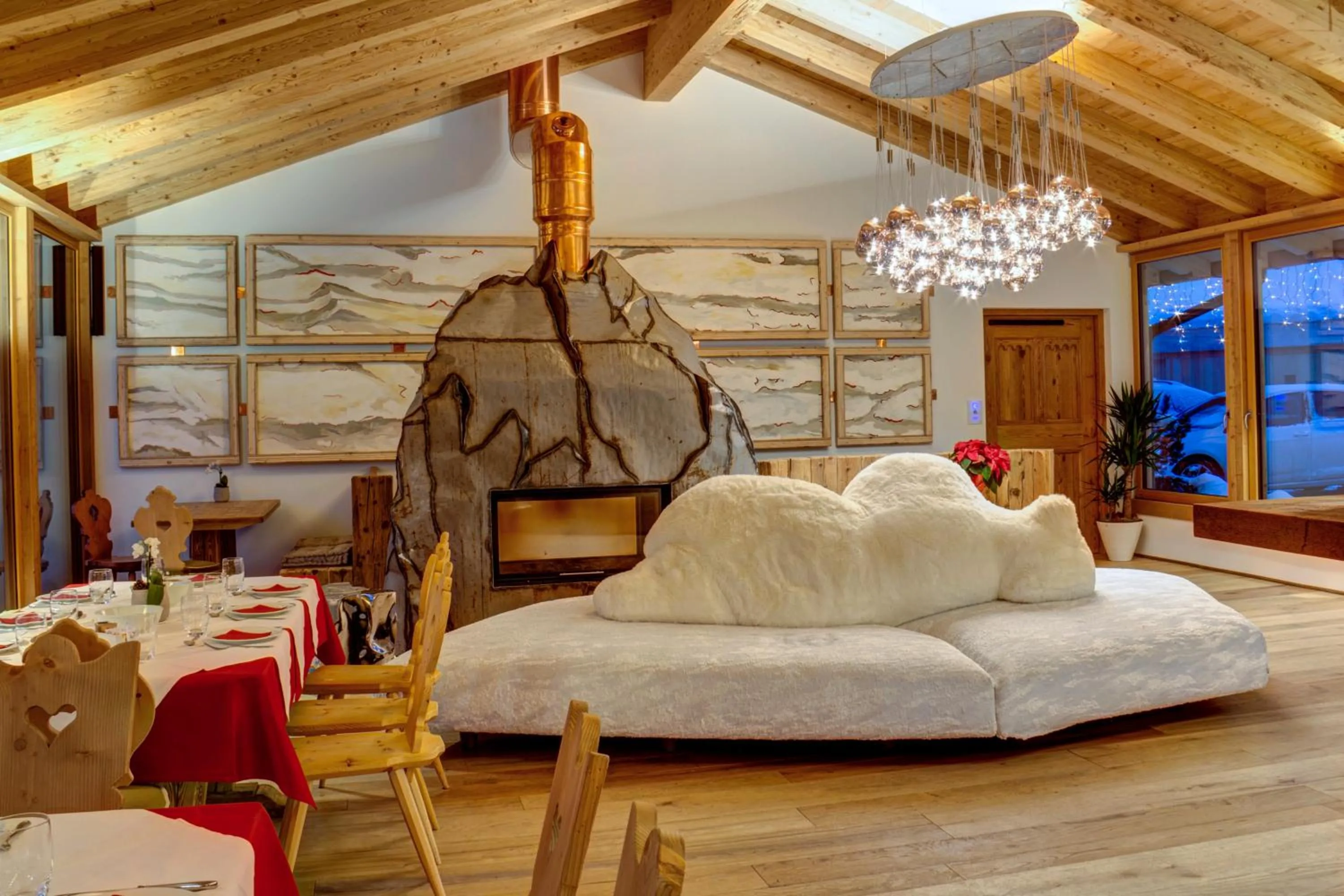 Lobby or reception in Dolomiti Lodge Alverà