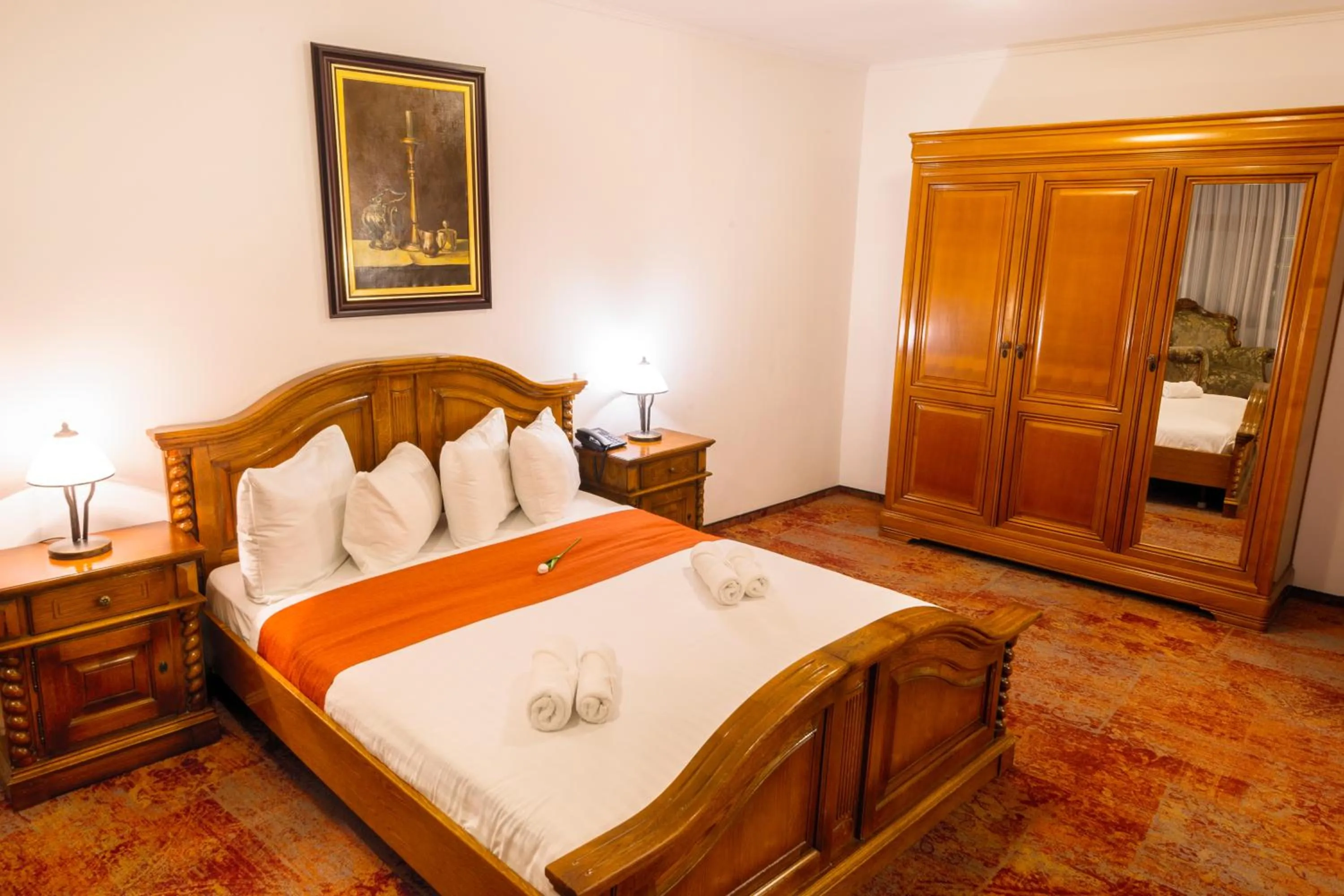 Restaurant/places to eat, Bed in Hotel Piatra Mare
