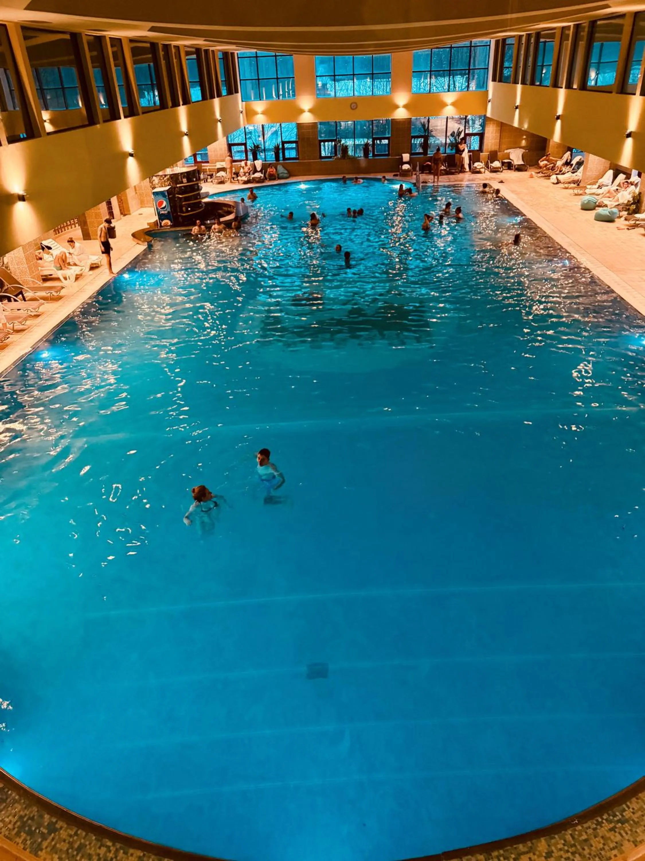 Swimming pool in Hotel Piatra Mare