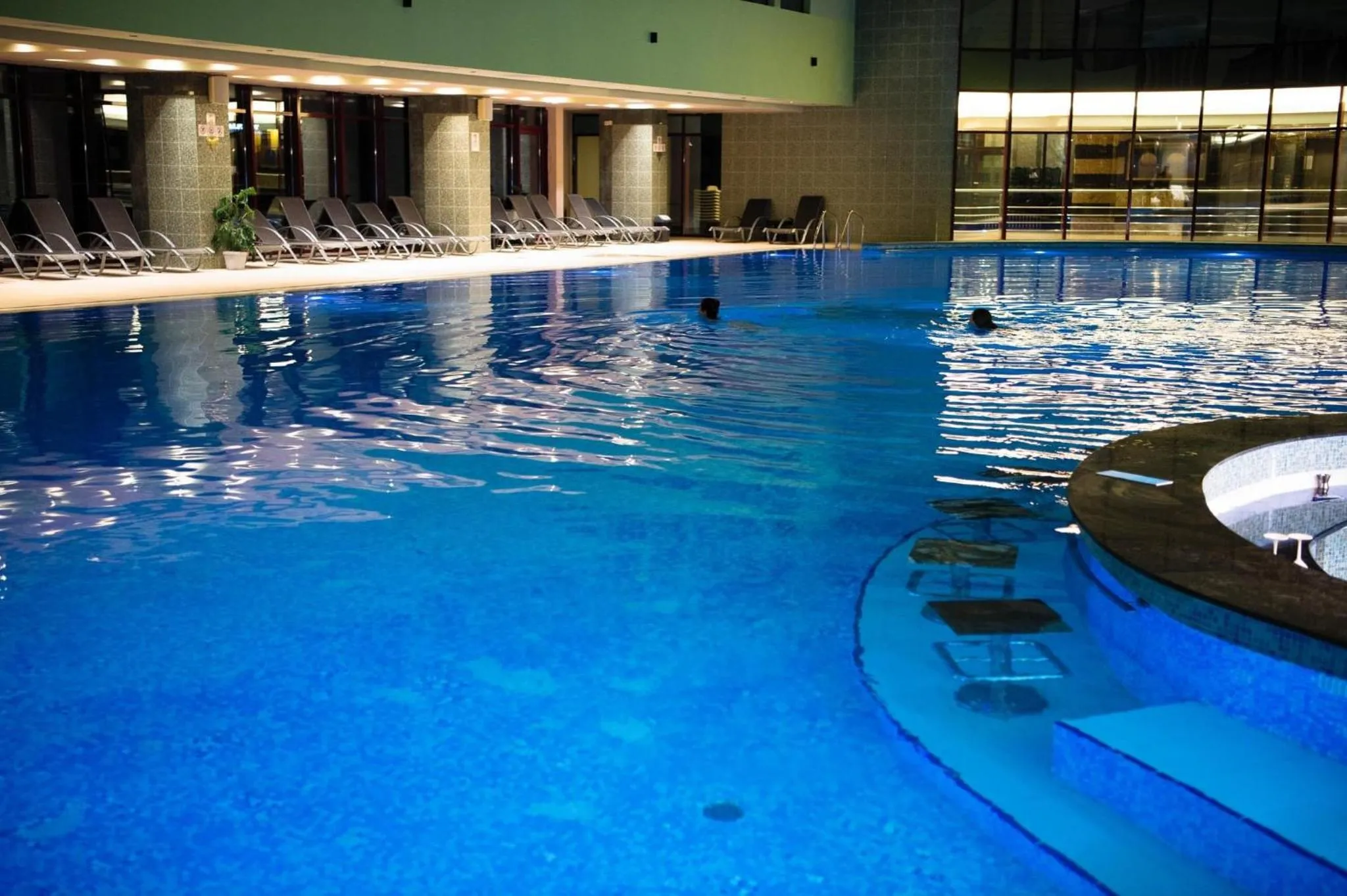 Swimming pool in Hotel Piatra Mare
