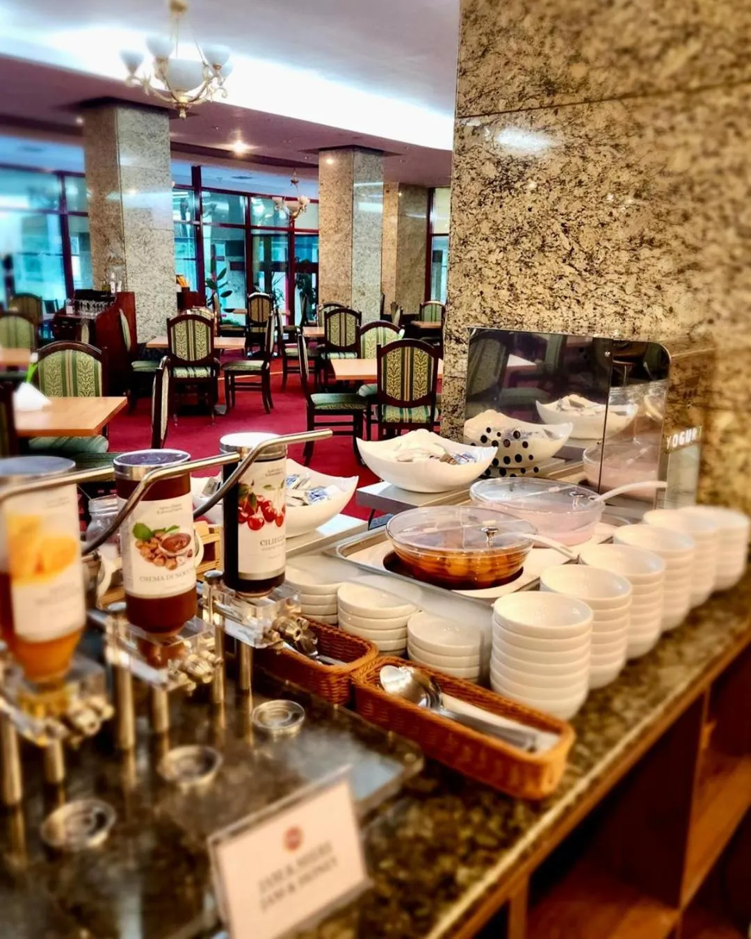 Breakfast in Hotel Piatra Mare