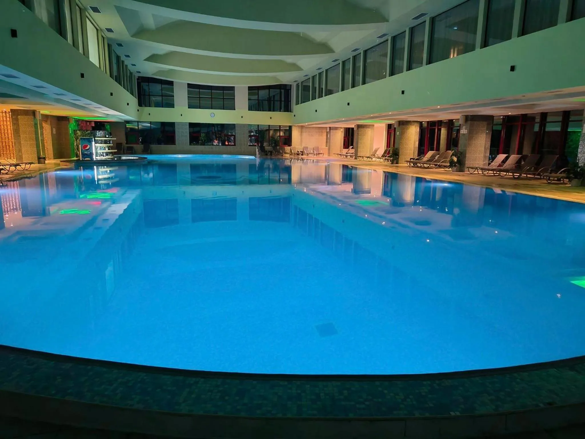 Swimming pool in Hotel Piatra Mare
