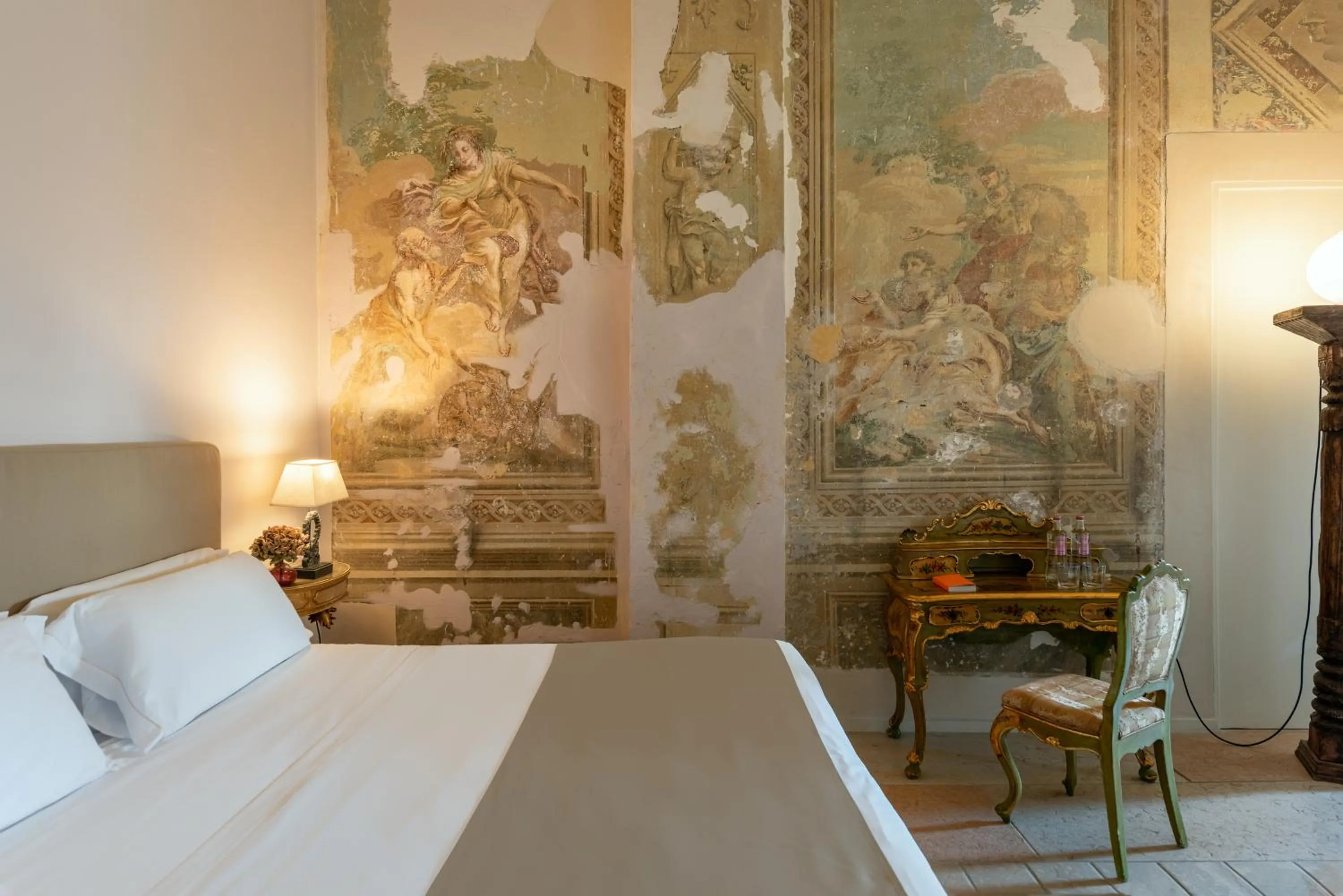 Bed in Hotel Palazzo Novello