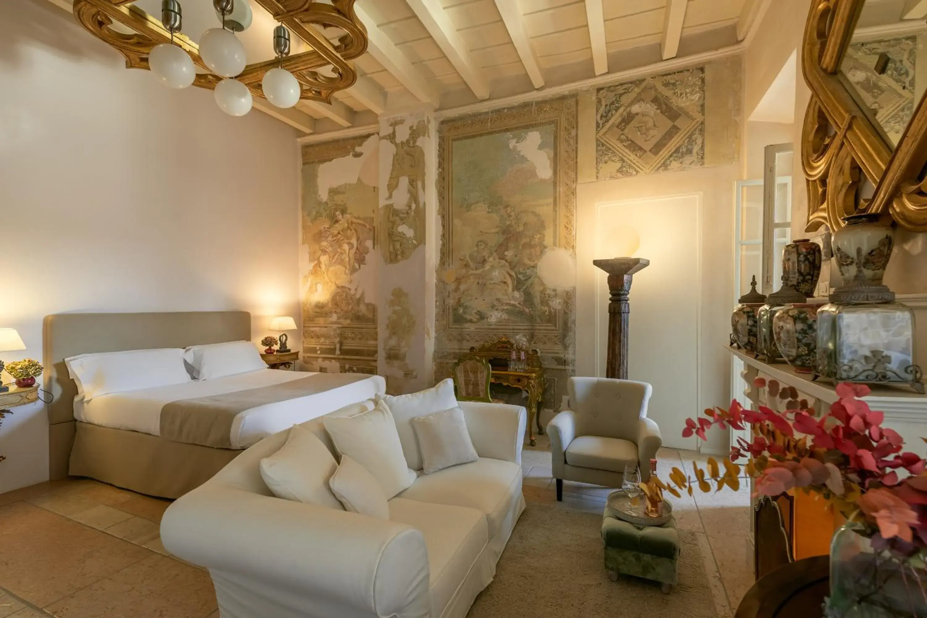 Deluxe Double Room - single occupancy in Hotel Palazzo Novello Deluxe Double Room - single occupancy in Hotel Palazzo Novello