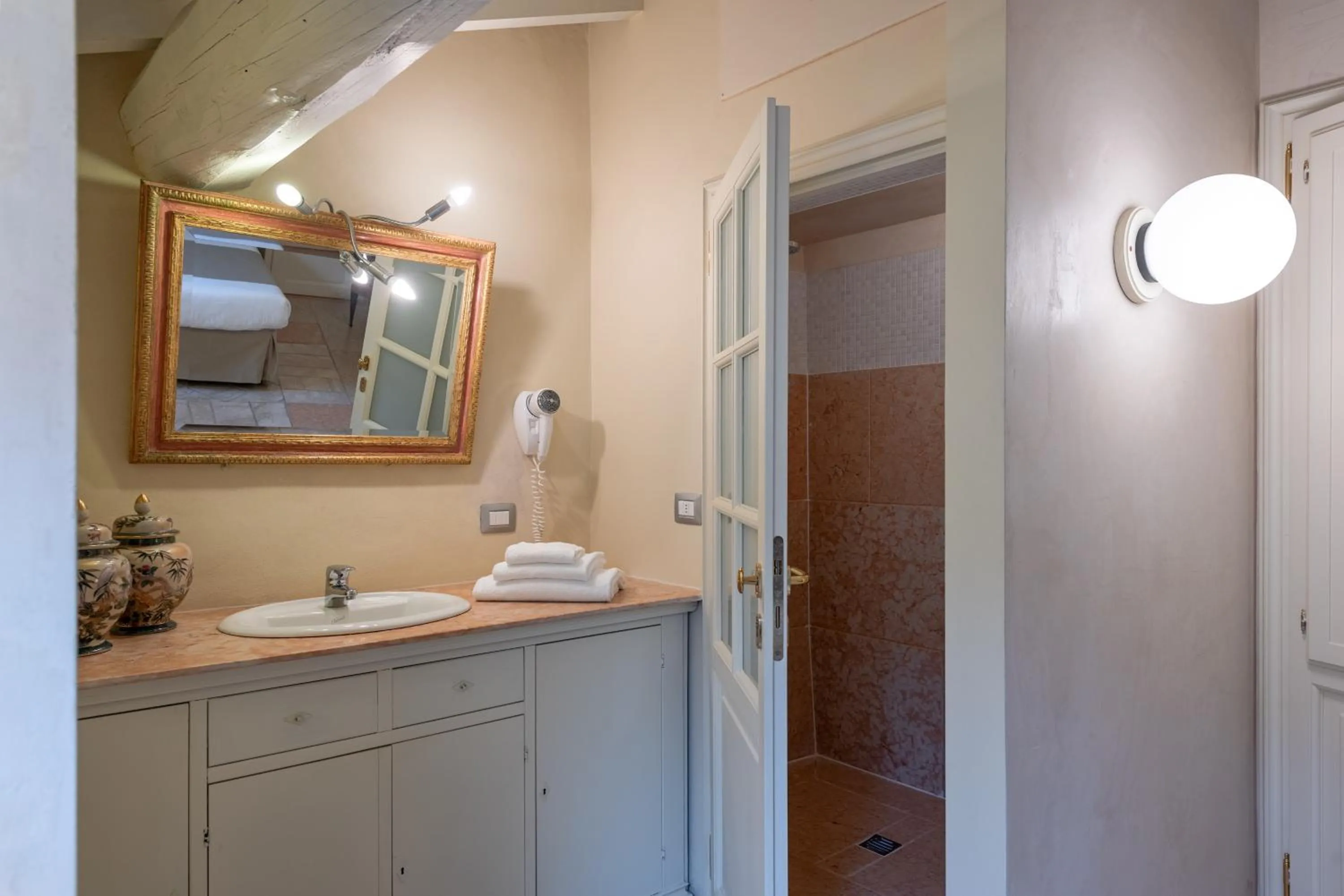 Bathroom in Hotel Palazzo Novello