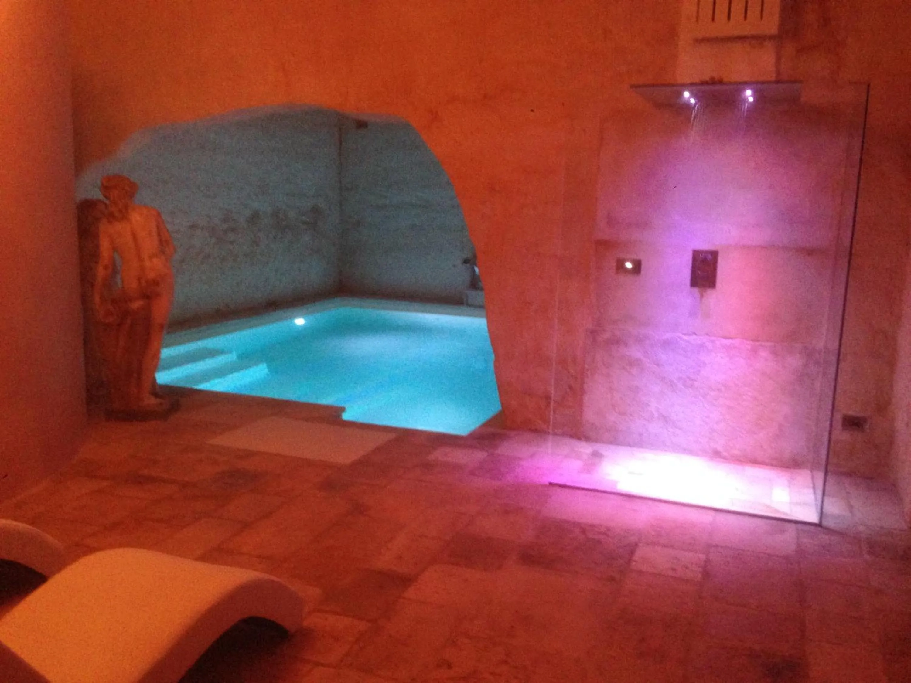Hot Tub in Hotel Masseria Fortificata Donnaloia