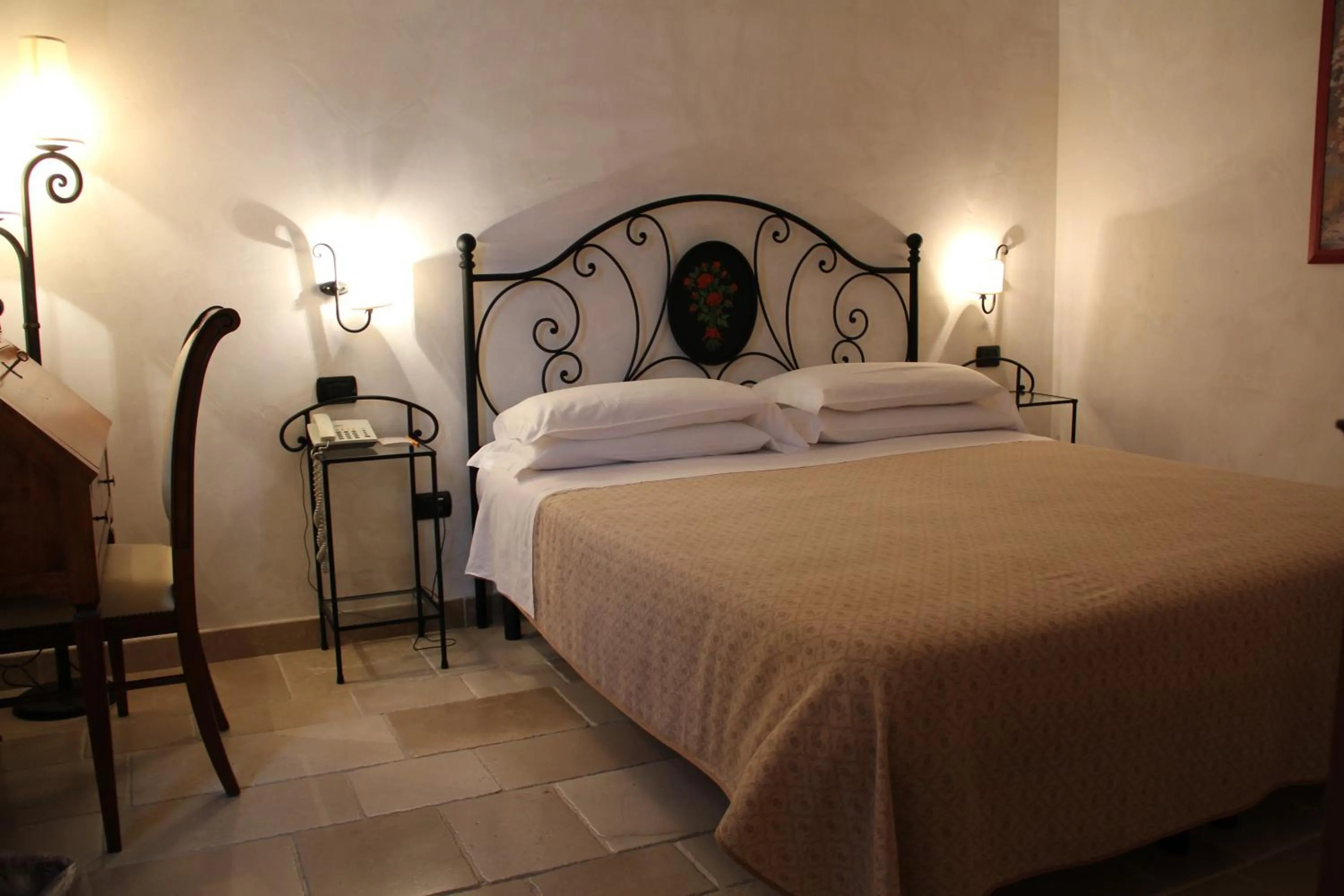 Bed in Hotel Masseria Fortificata Donnaloia