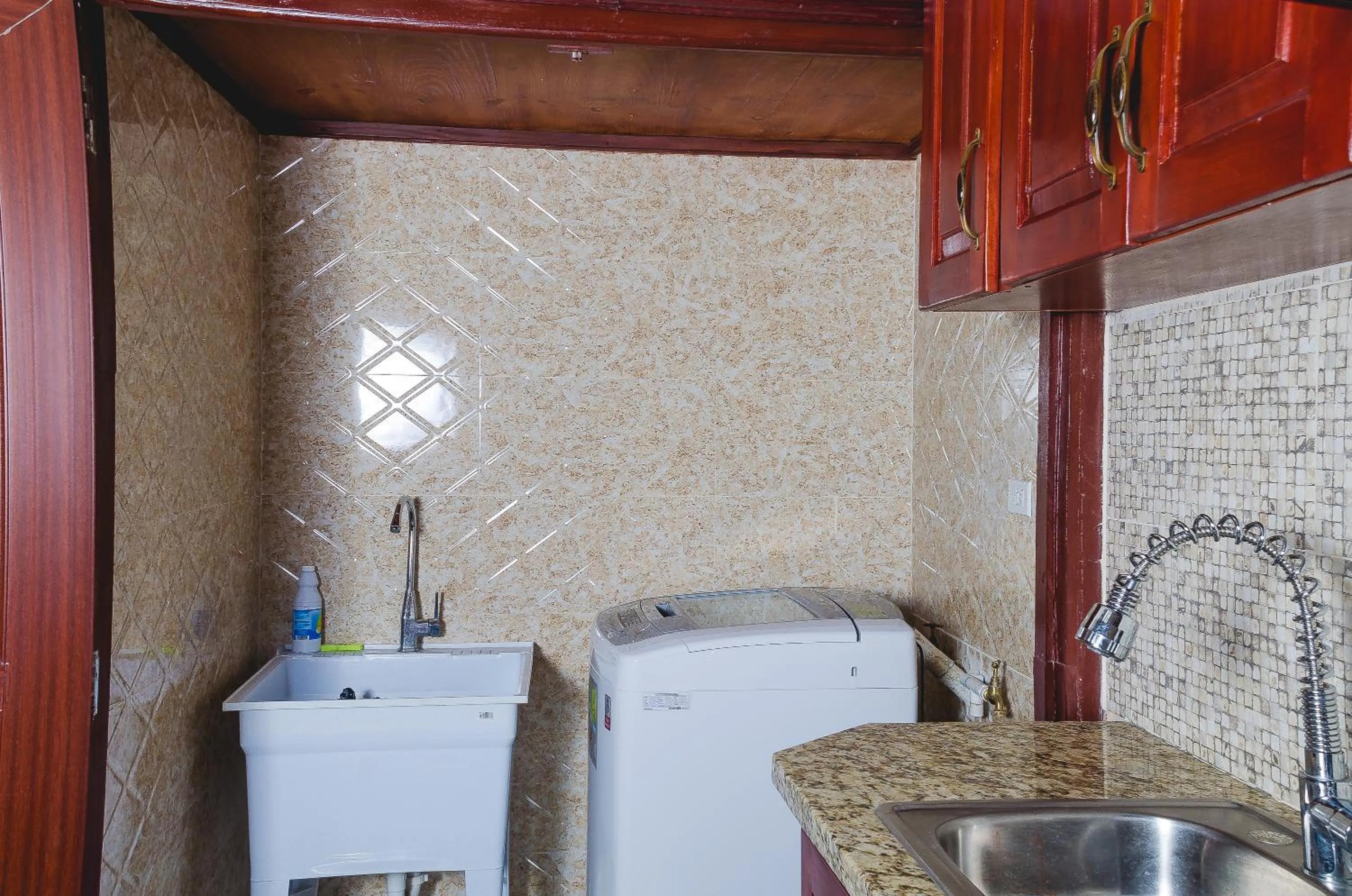 washing machine in The Bellagio Getaway