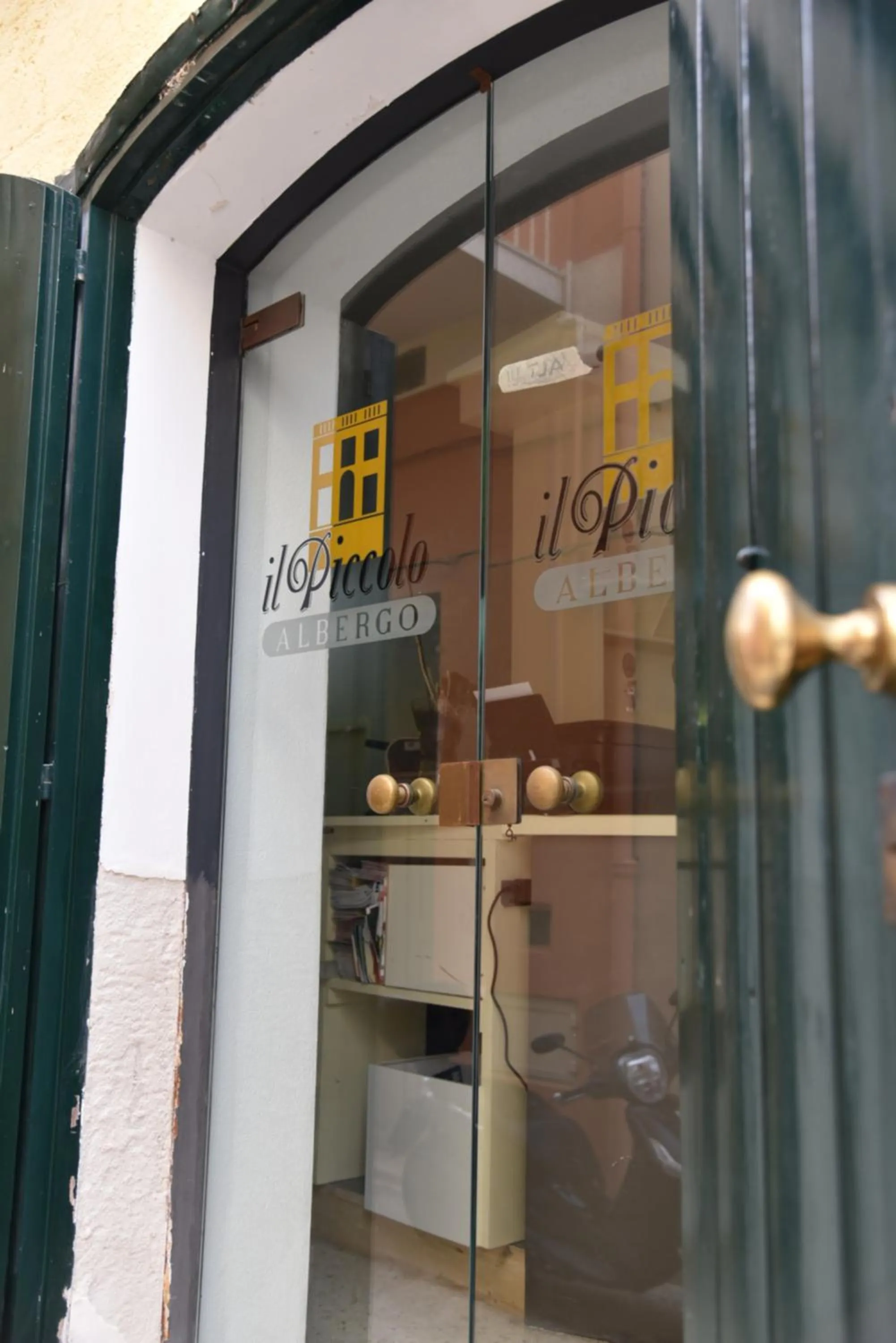 Facade/entrance in Il Piccolo Albergo Matera