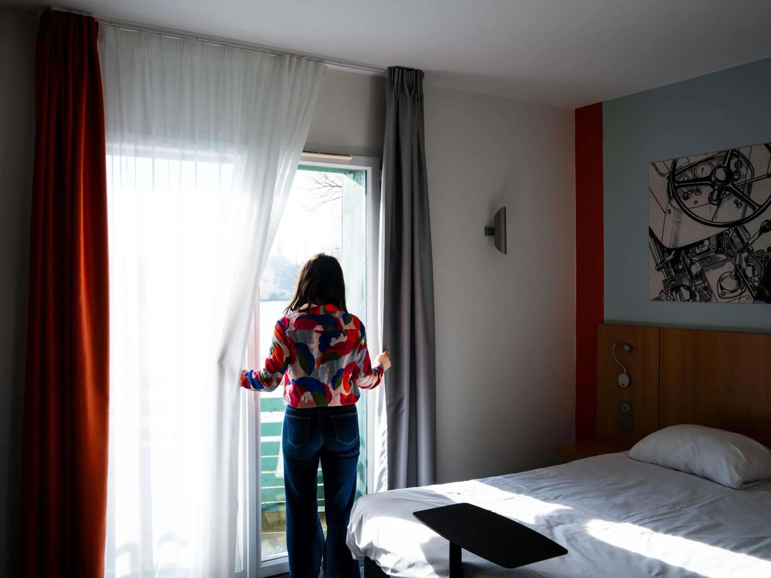 Bedroom, Bed in ibis Styles Bourbon Lancy