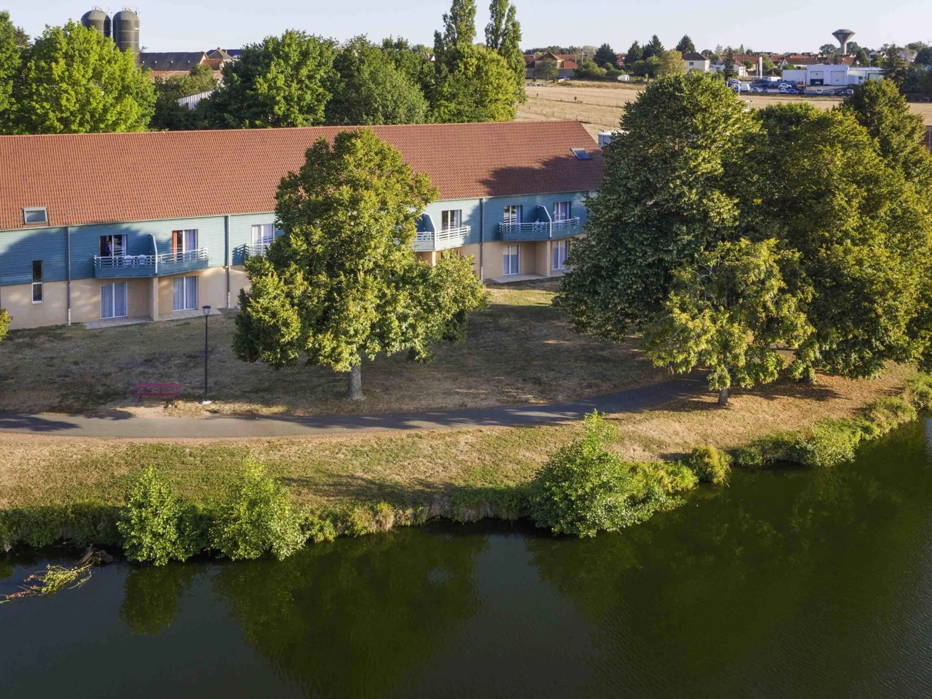 Property building in ibis Styles Bourbon Lancy