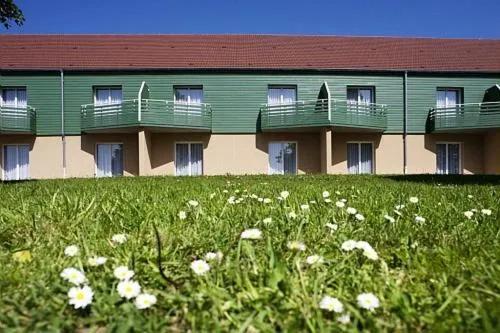 Facade/entrance in ibis Styles Bourbon Lancy
