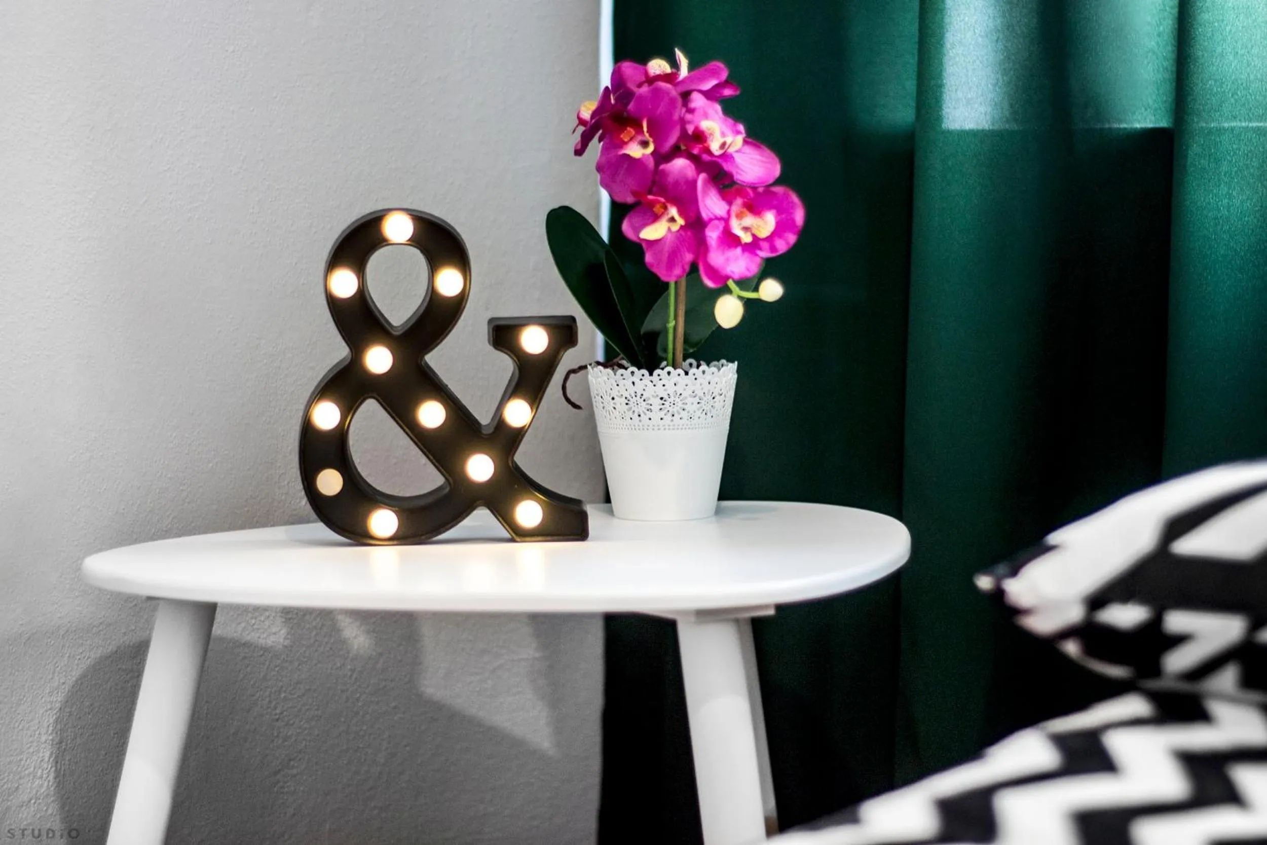 Photo of the whole room in ClickTheFlat Hoża Street Apart Rooms