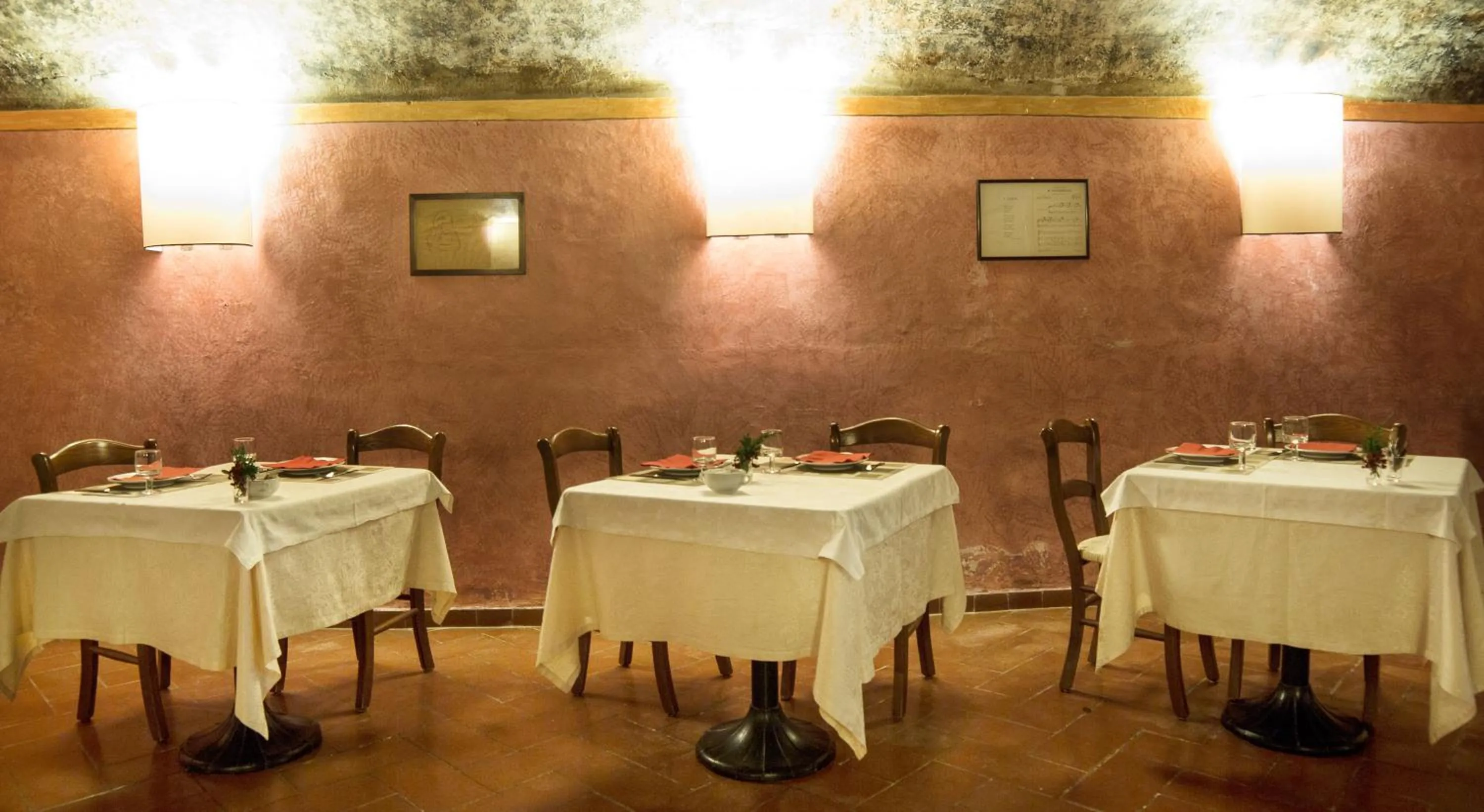Restaurant/places to eat in Villa Il Fedino