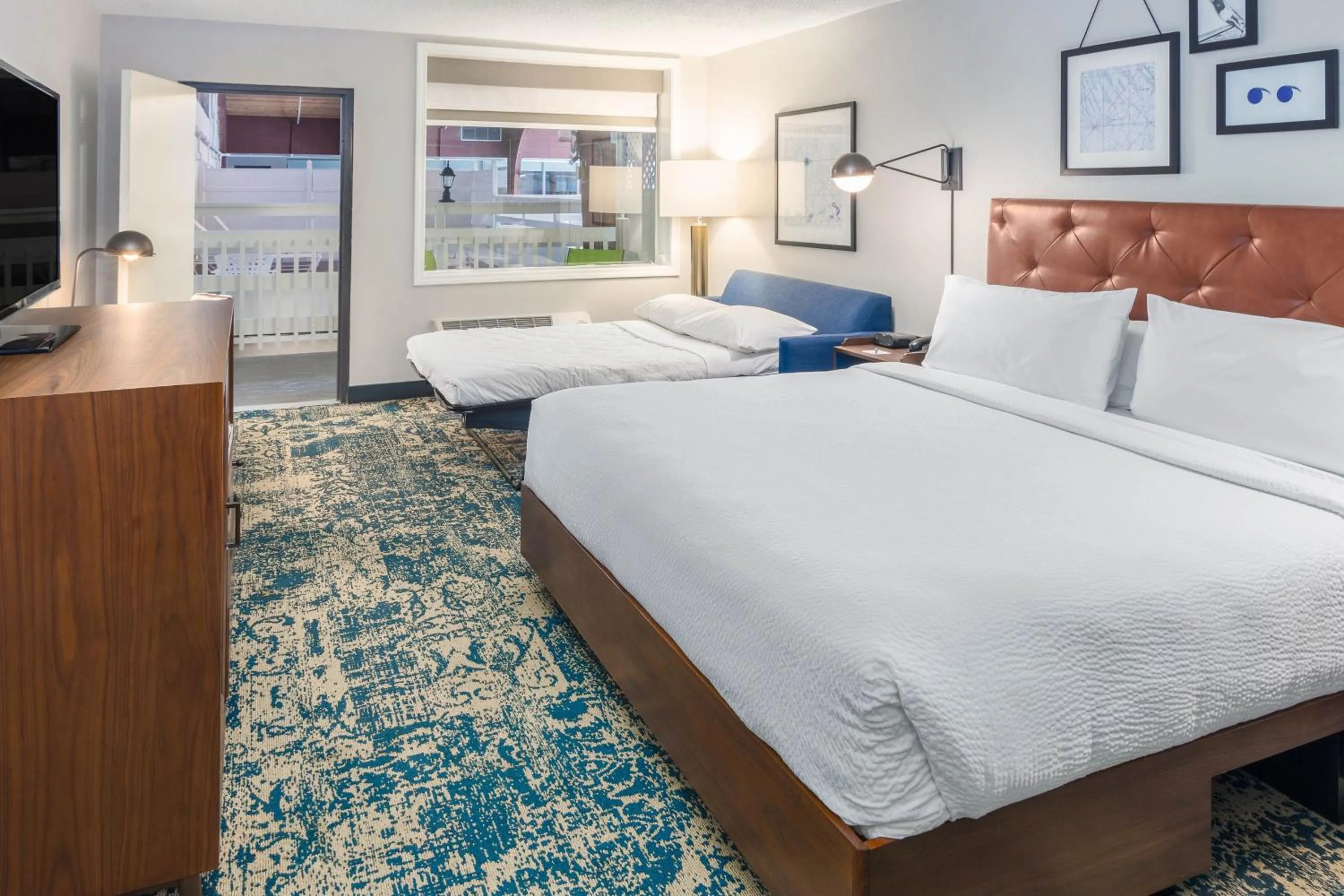 Photo of the whole room, Bed in Four Points by Sheraton Eastham Cape Cod