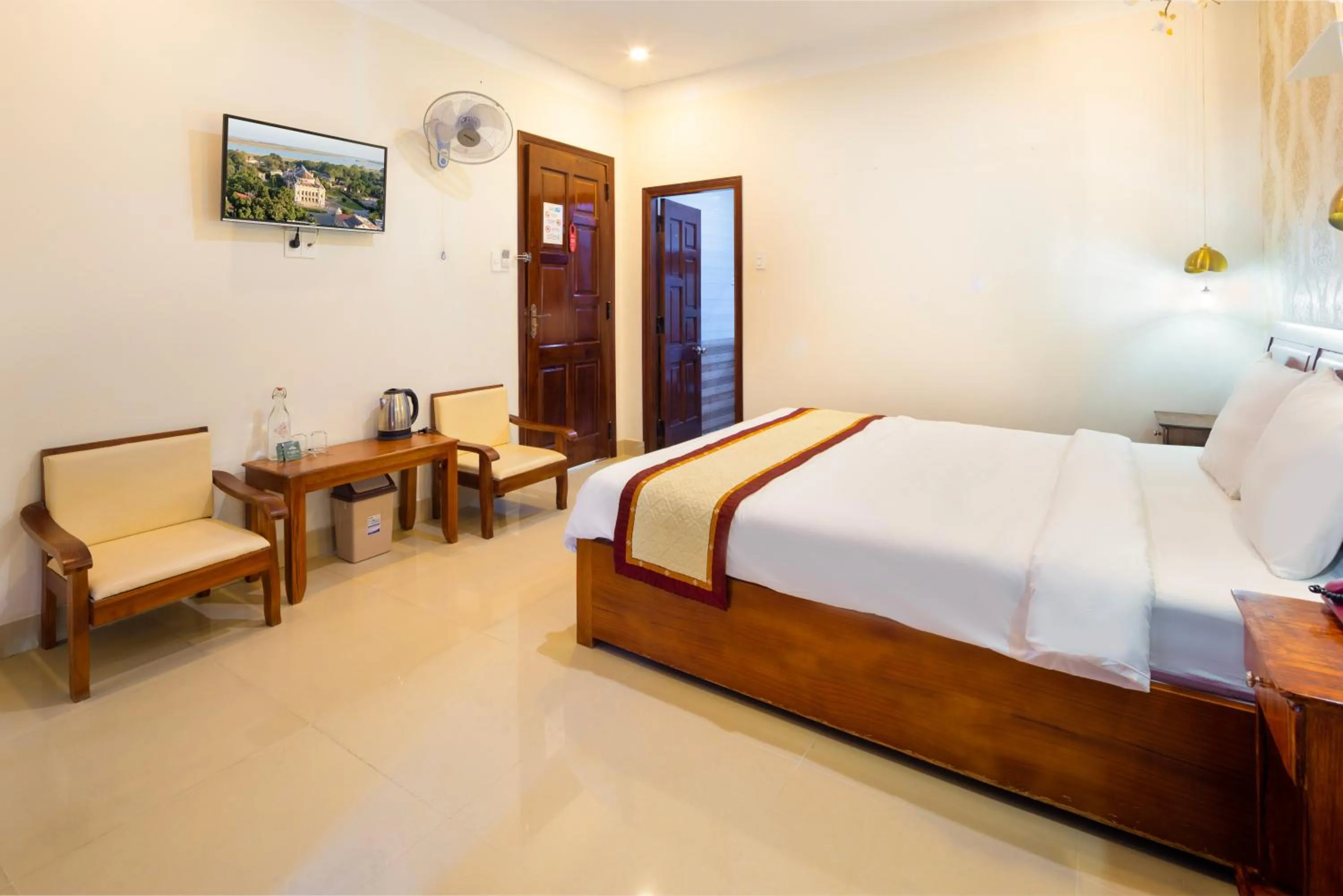 Bed in Mai Hoang Da Lat Hotel