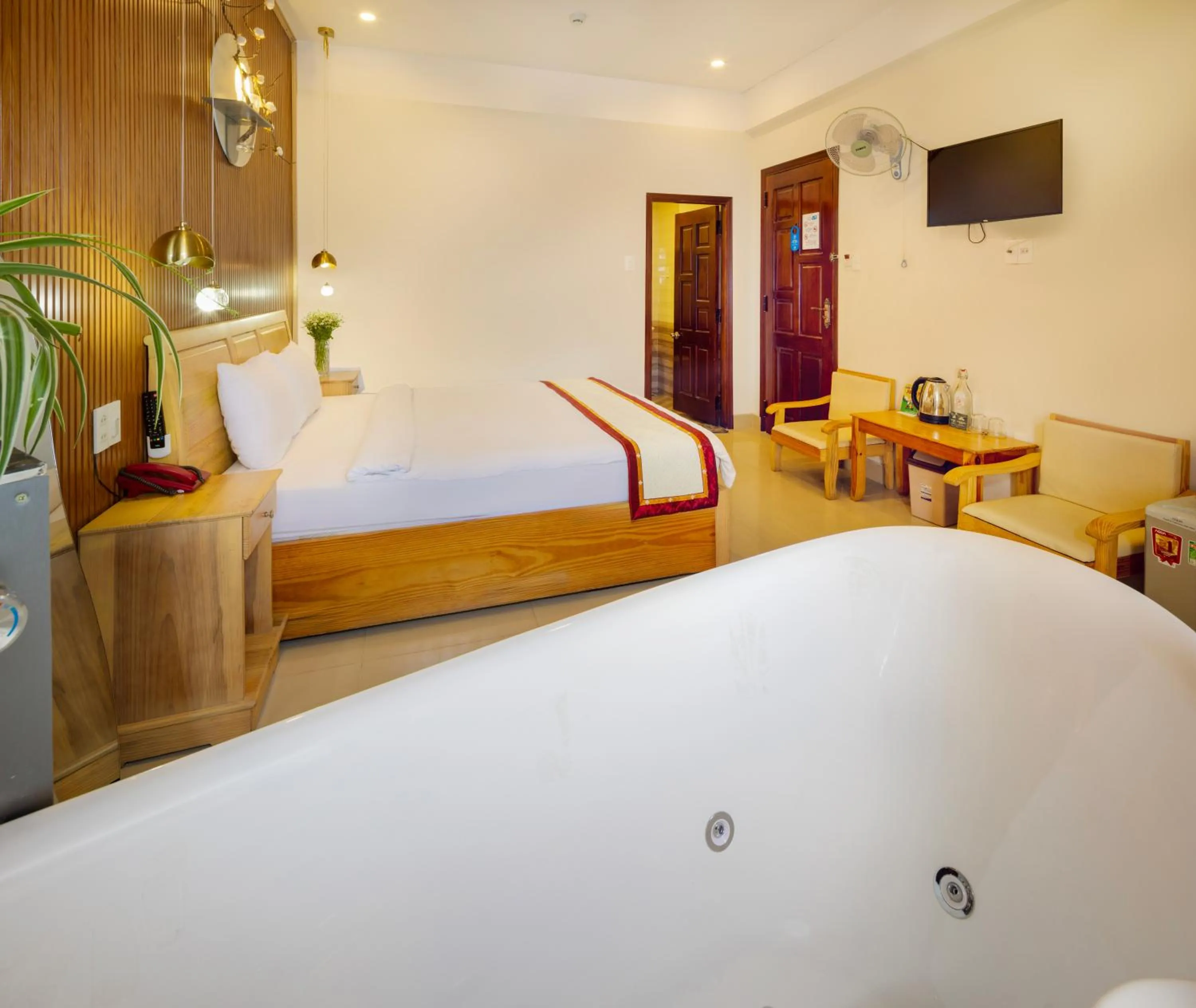 Bed in Mai Hoang Da Lat Hotel