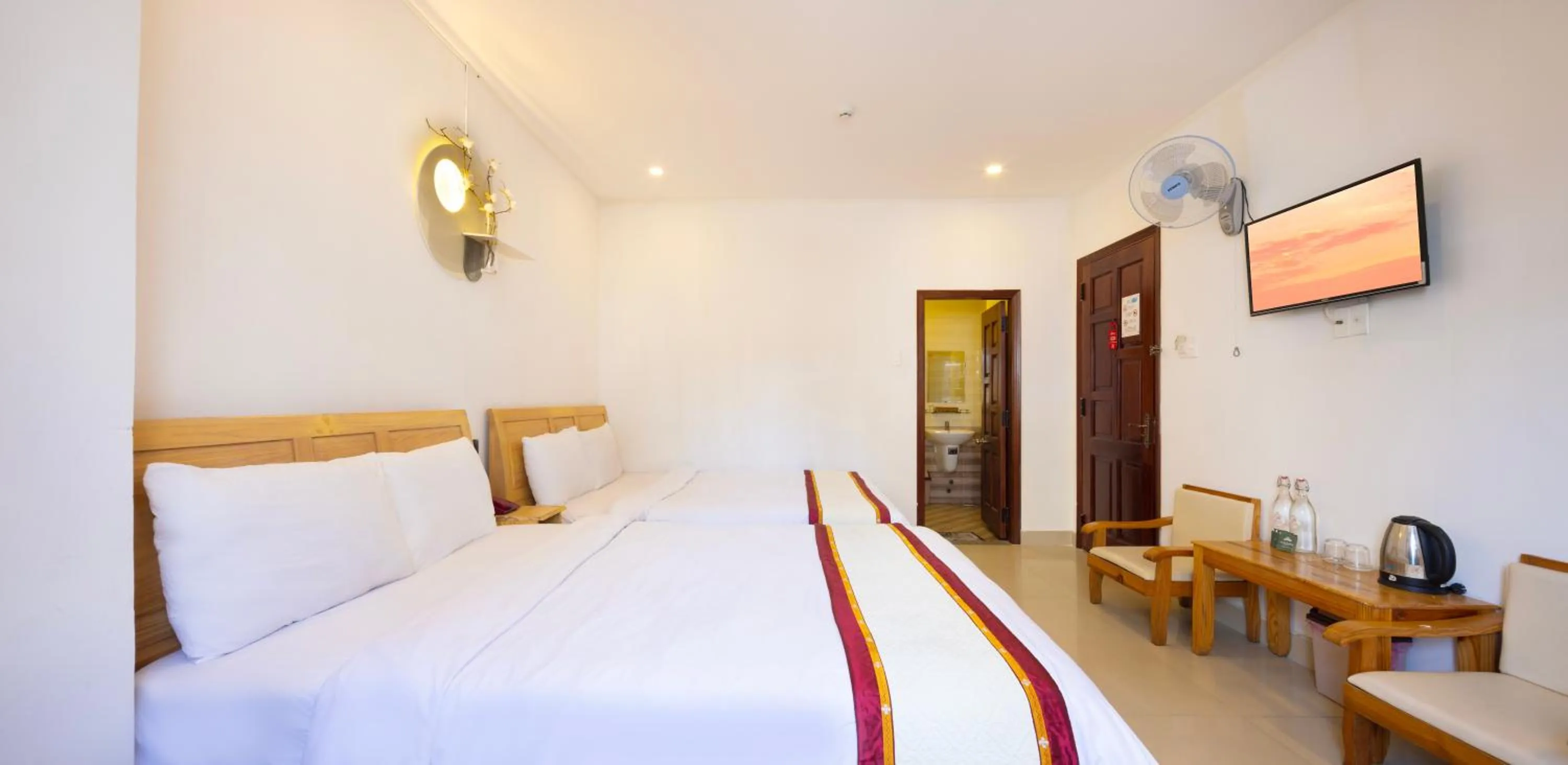 Bed in Mai Hoang Da Lat Hotel