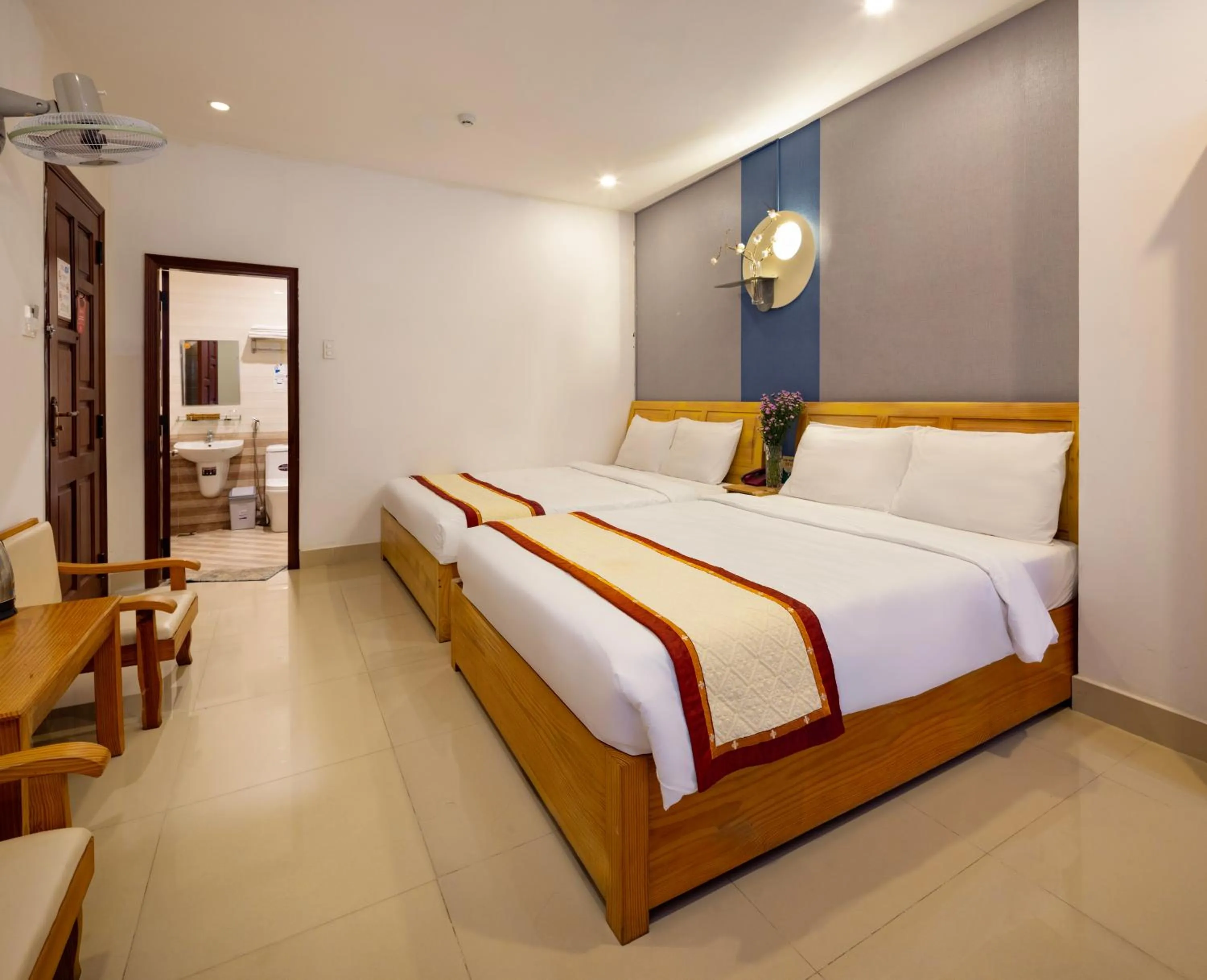 Bed in Mai Hoang Da Lat Hotel