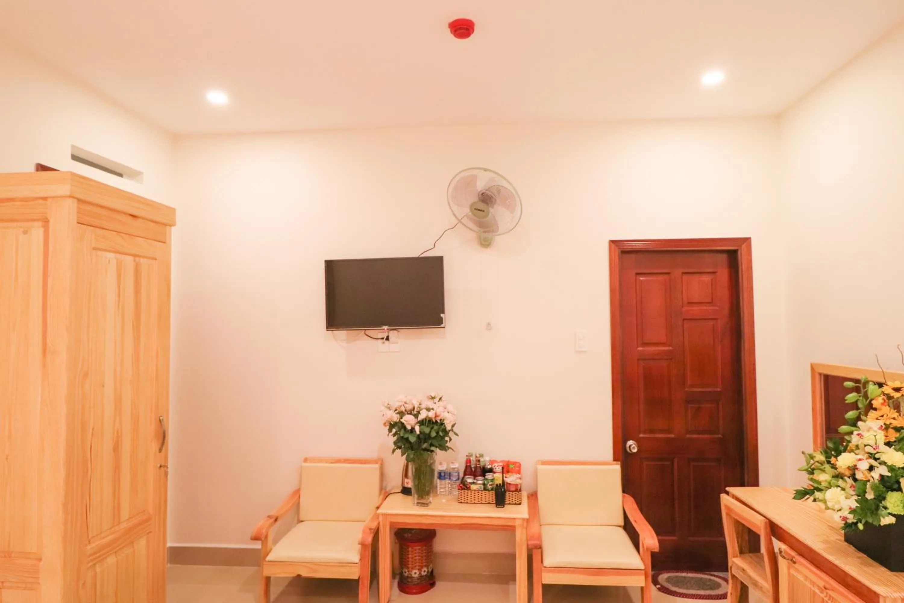 Seating area in Mai Hoang Da Lat Hotel