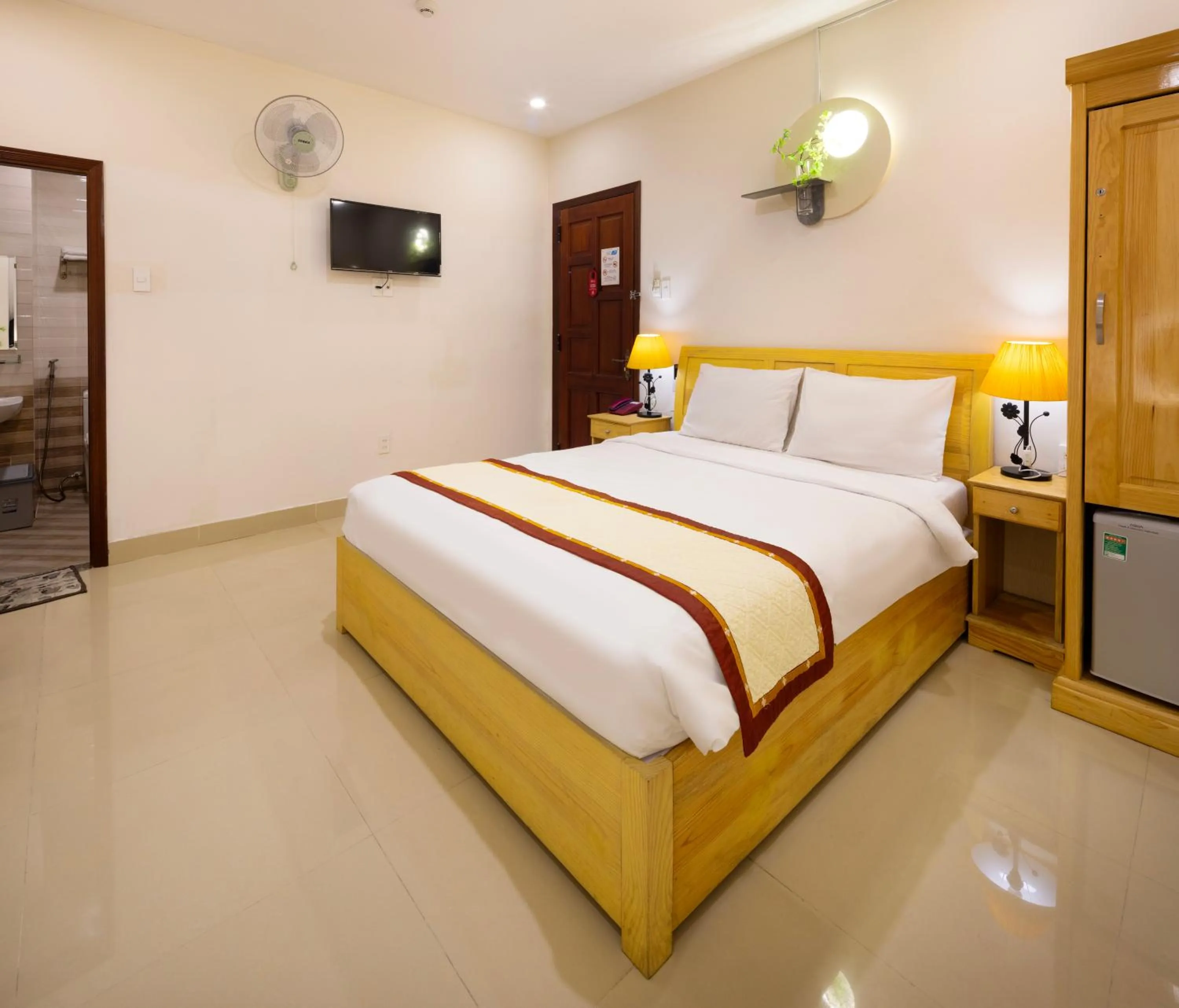 Bed in Mai Hoang Da Lat Hotel