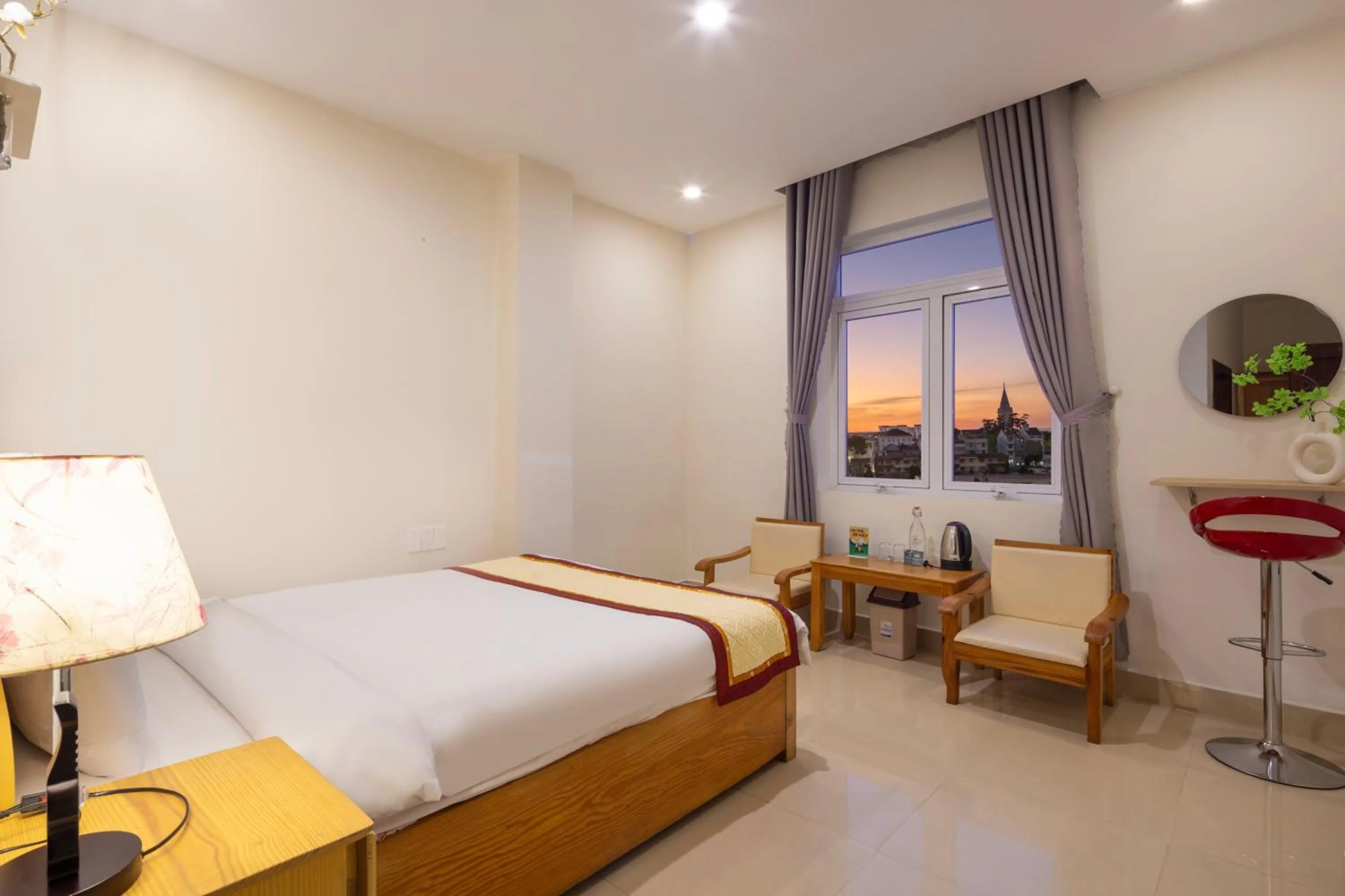 Bed in Mai Hoang Da Lat Hotel