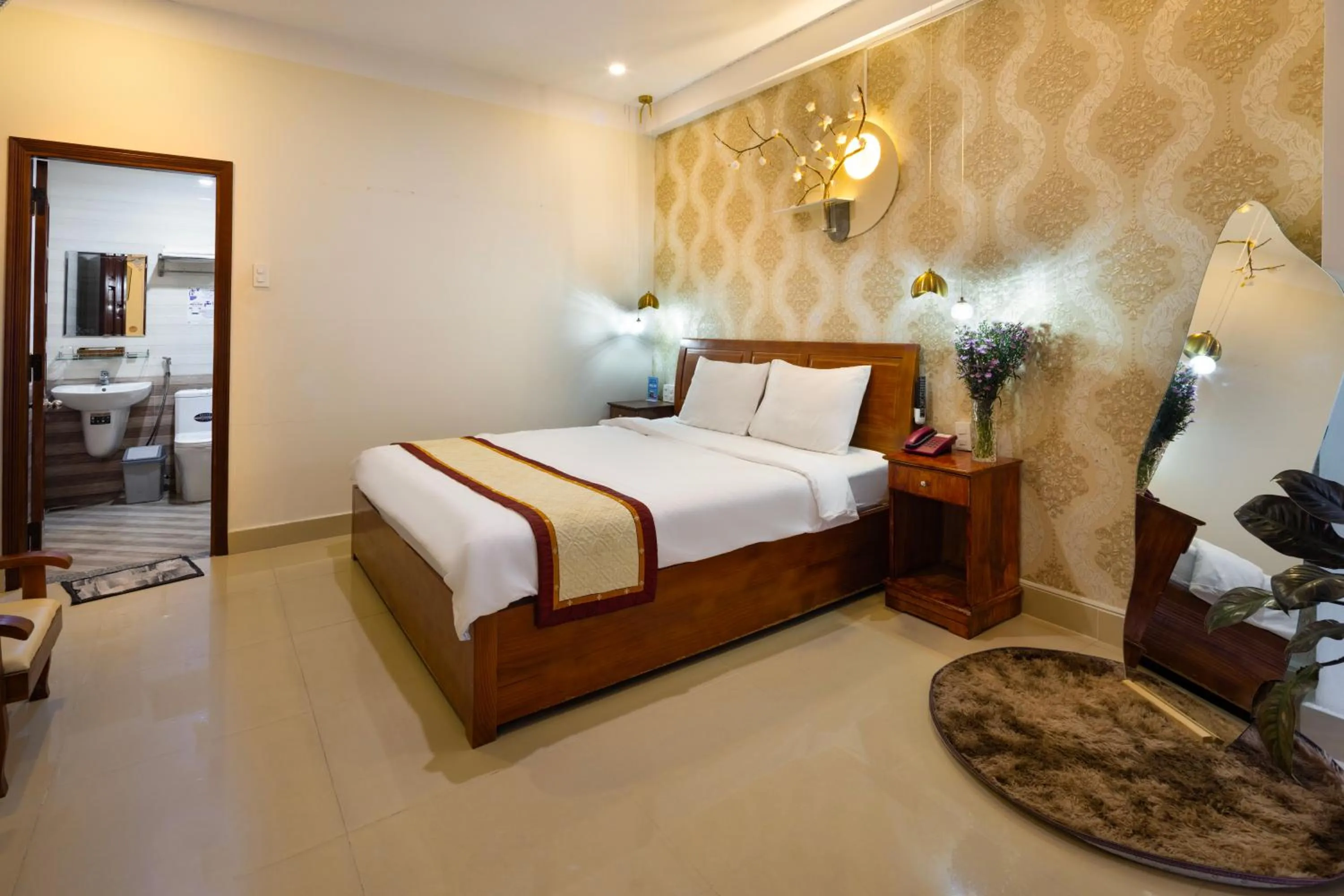 Bed in Mai Hoang Da Lat Hotel