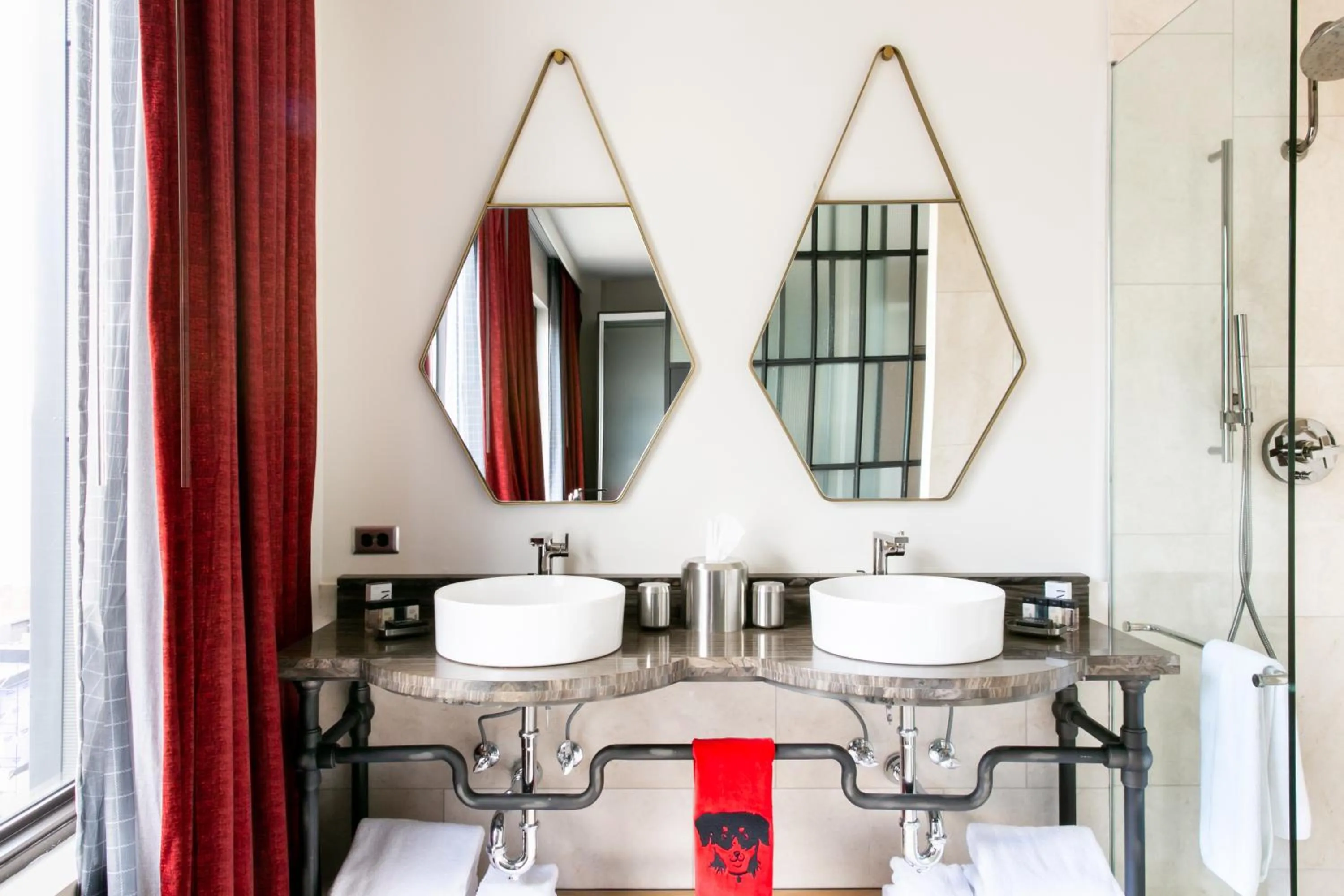 Bathroom in Bobby Hotel