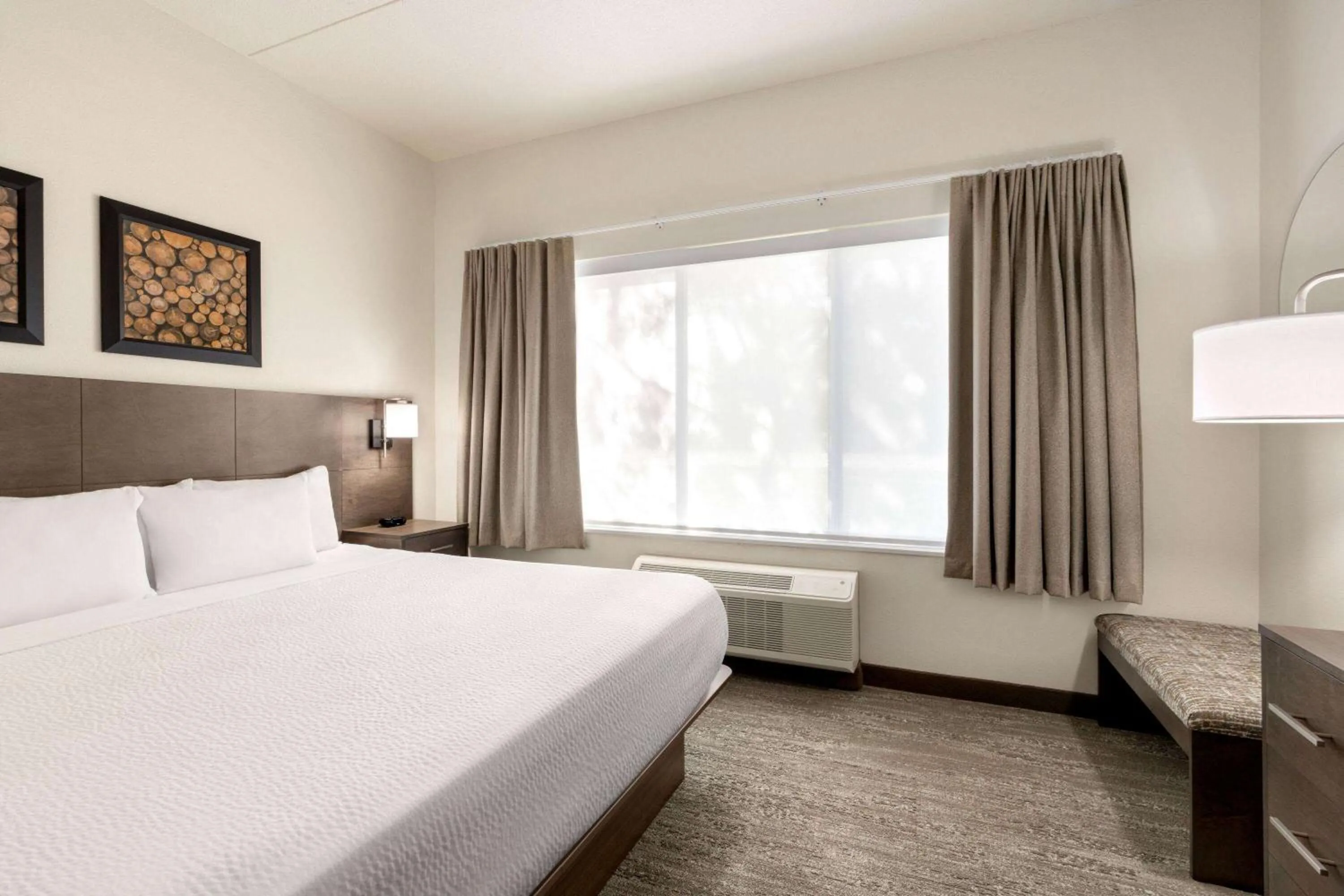 Photo of the whole room, Bed in Days Inn & Suites by Wyndham Bozeman