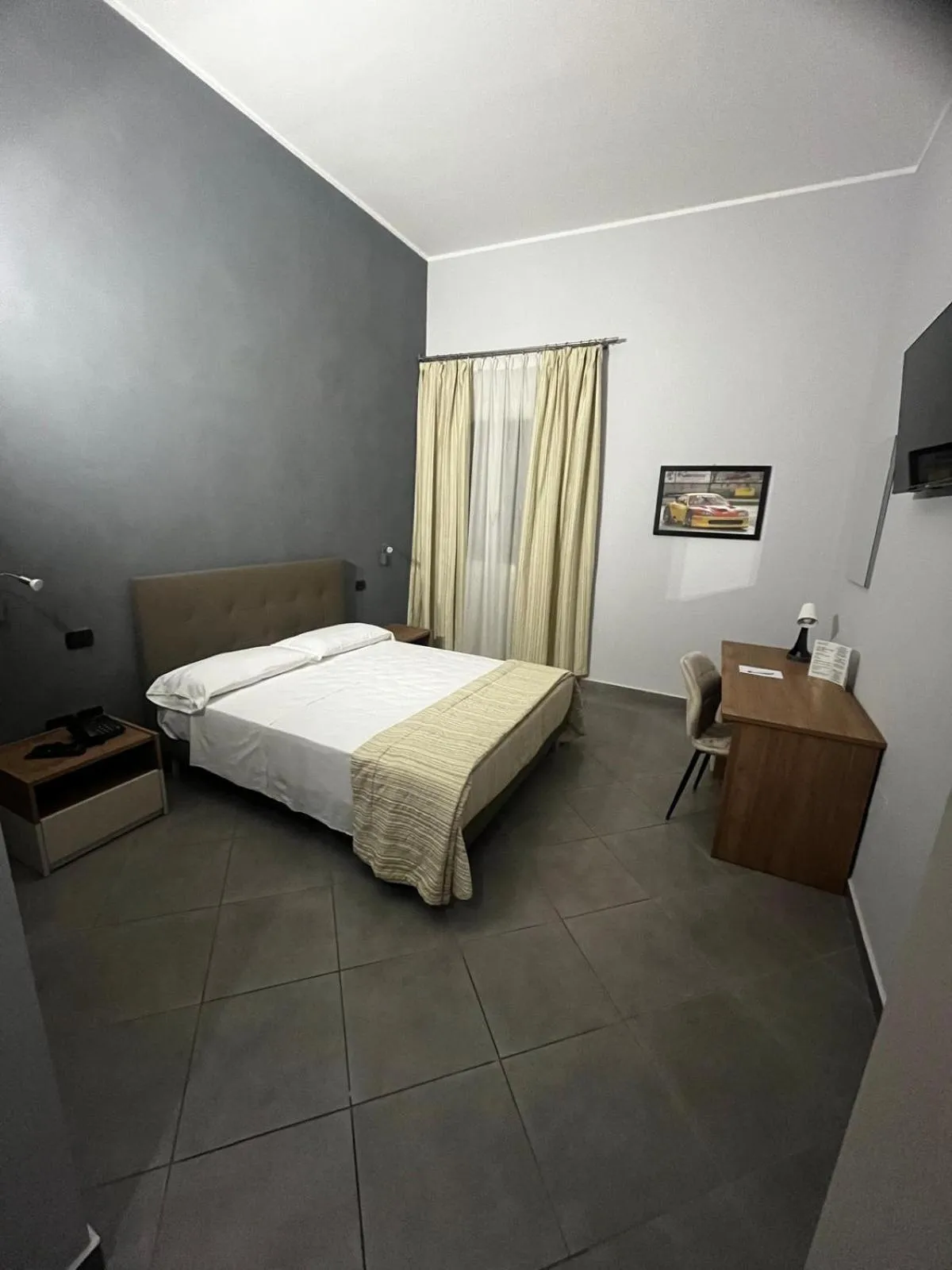 Photo of the whole room, Bed in Hotel Saturday