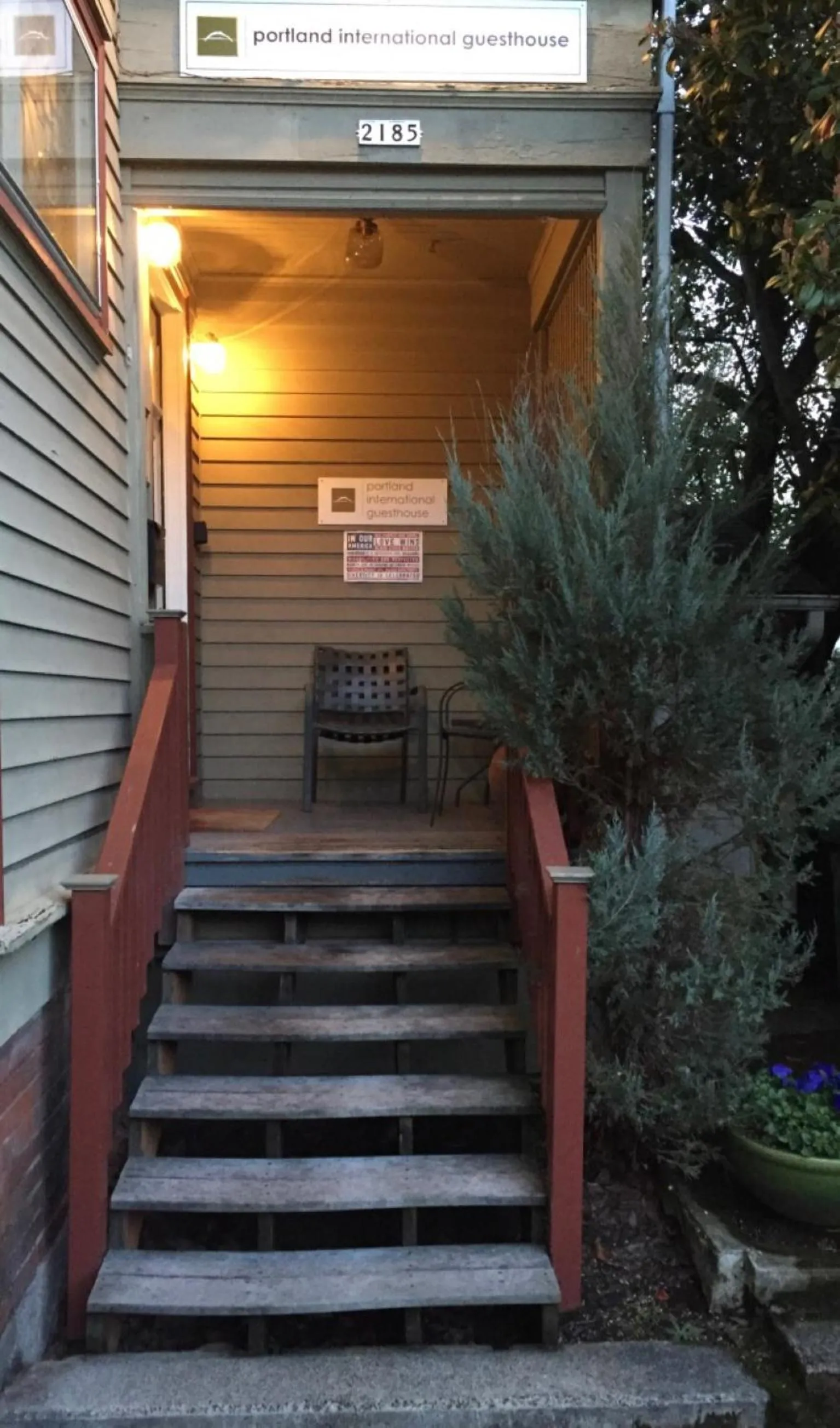 Facade/entrance in Portland International Guesthouse