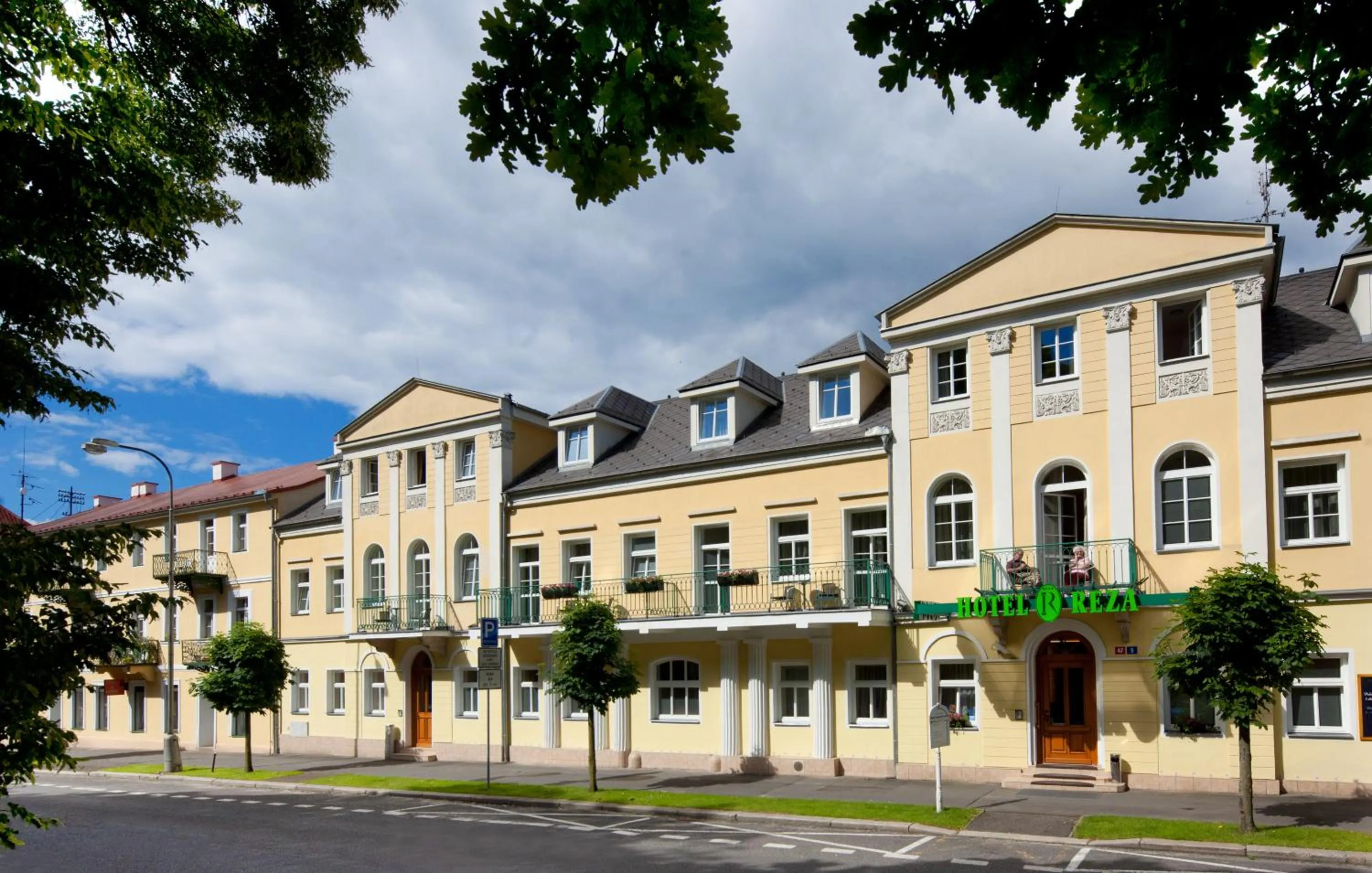 Property building in Hotel Reza