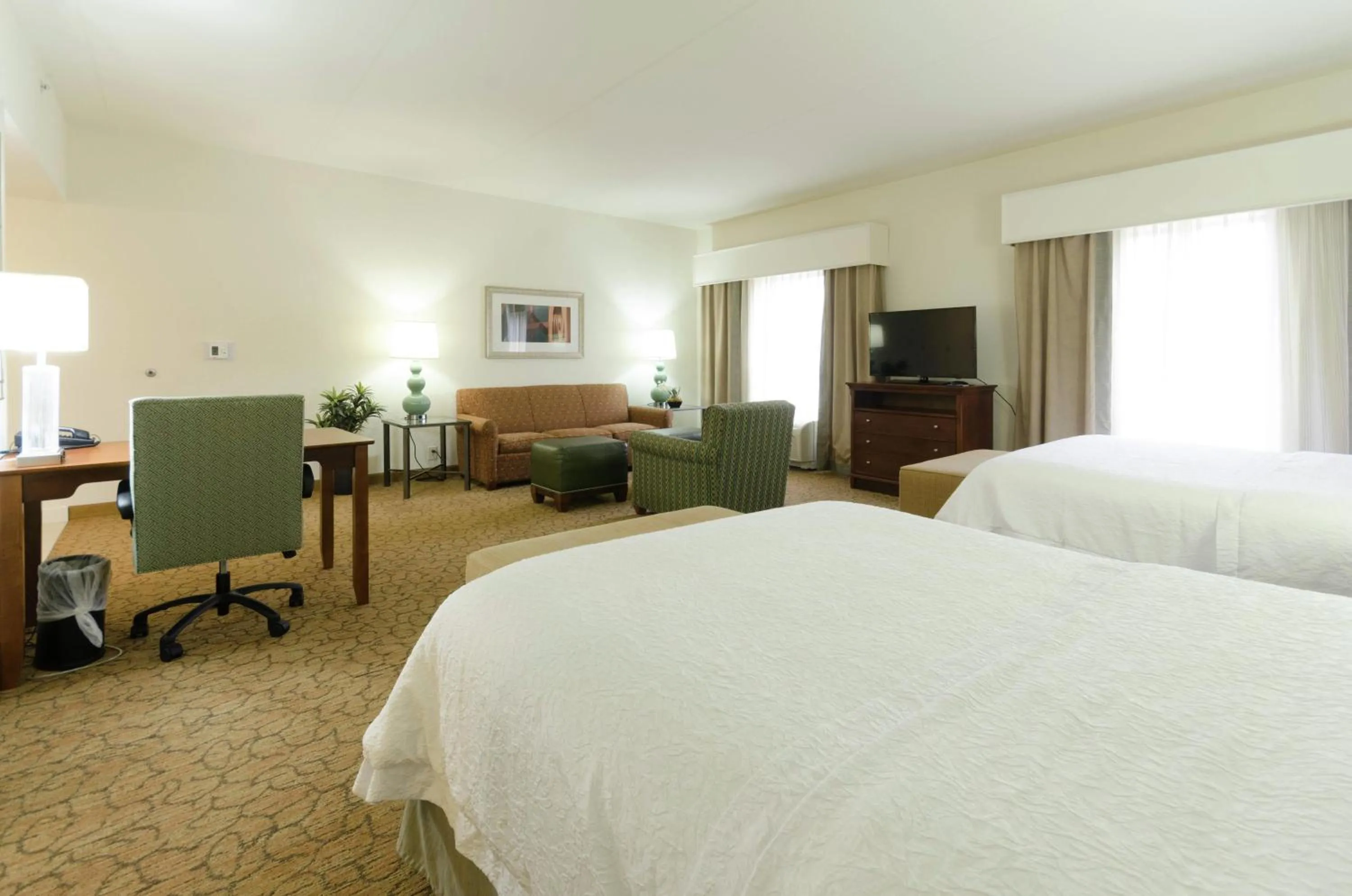 Bedroom, Bed in Hampton Inn Hickory