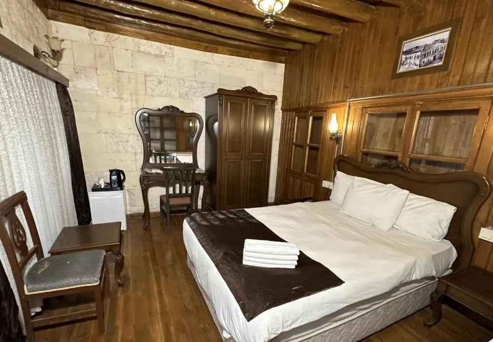 Bedroom, Bed in Elif Hanım Konağı