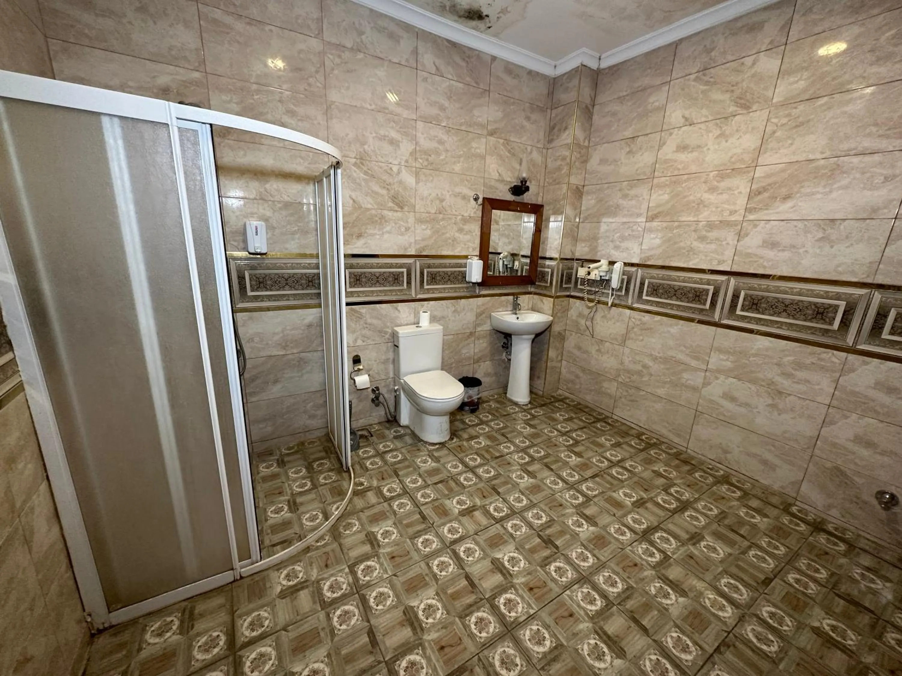 Shower in Elif Hanım Konağı