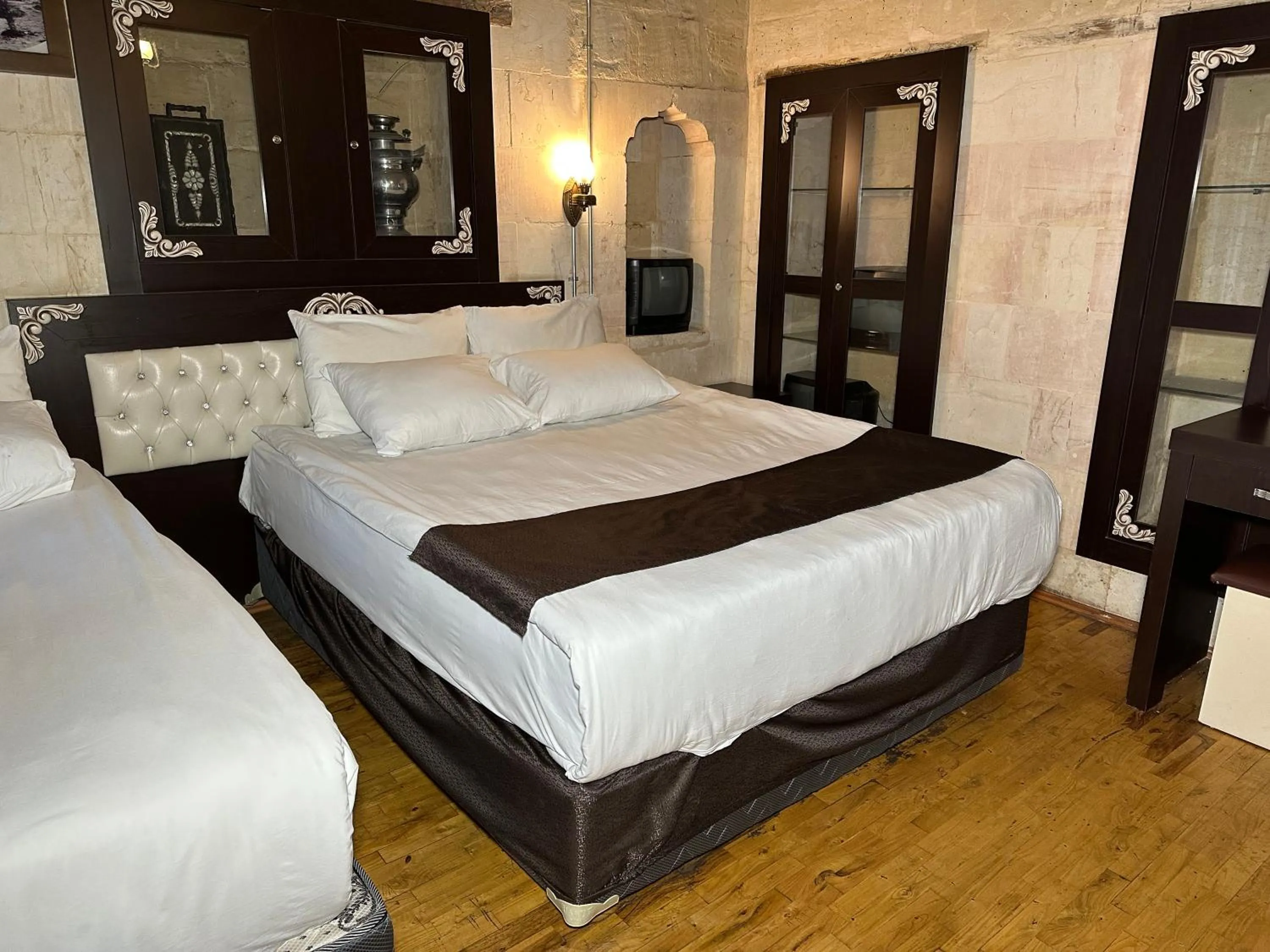 Bed in Elif Hanım Konağı