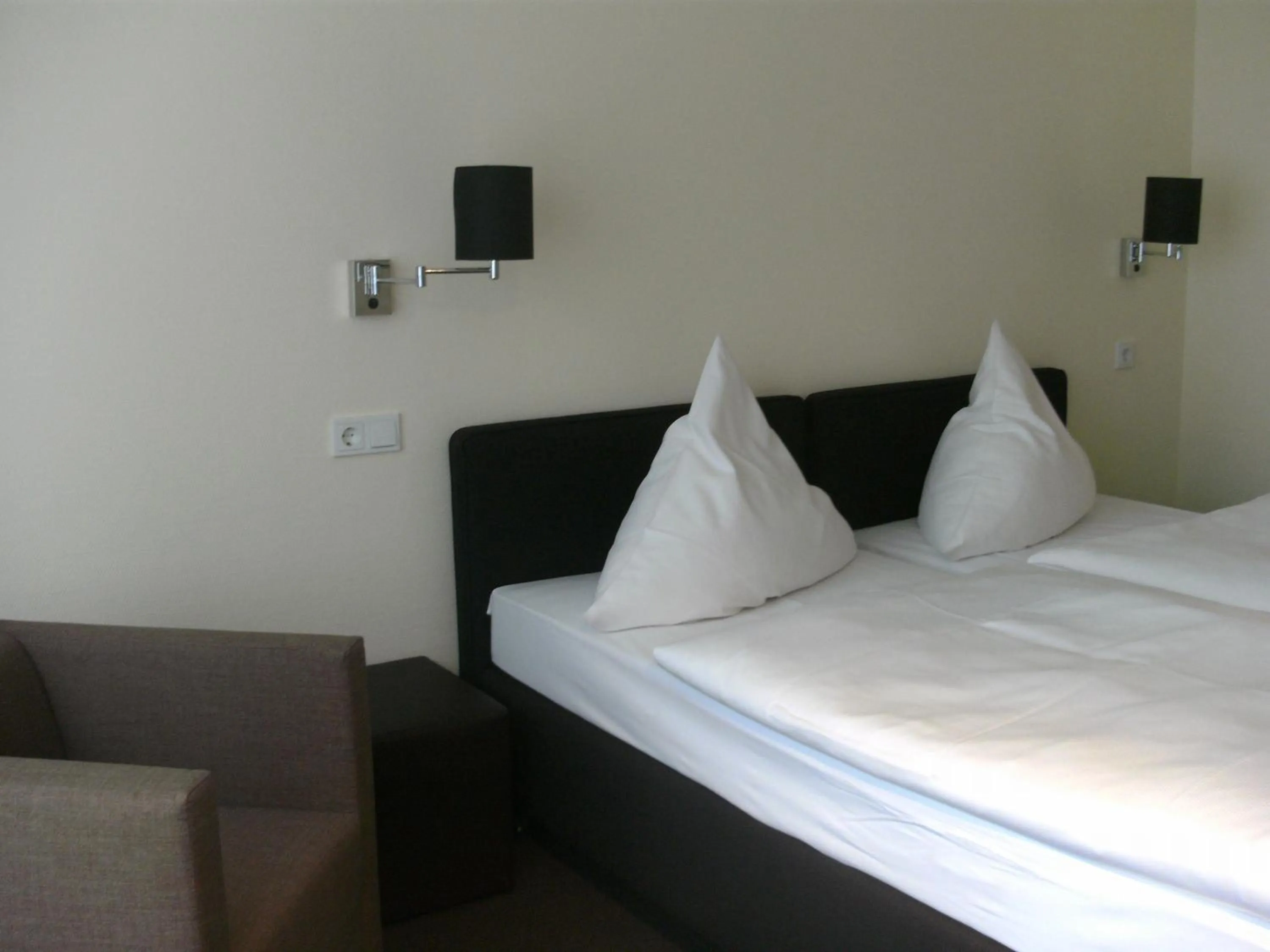 Bed in Waldhotel Tropfsteinhöhle