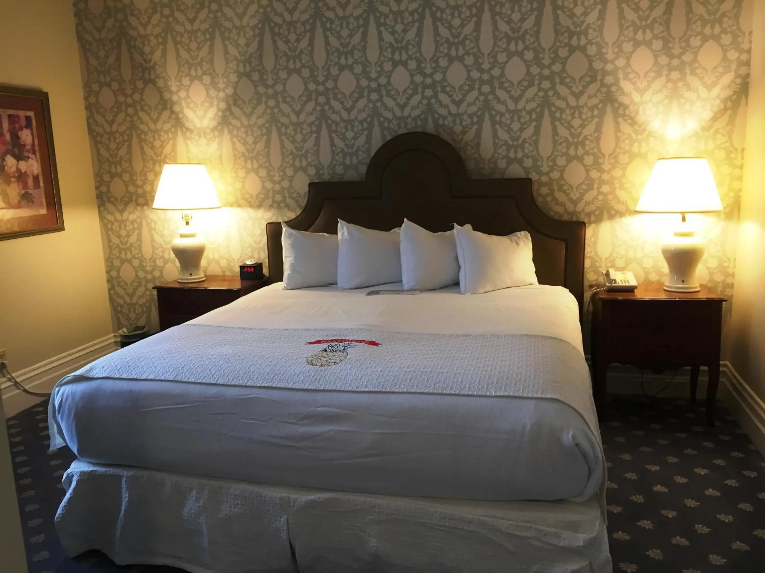 King Room in Perry Hotel King Room in Perry Hotel