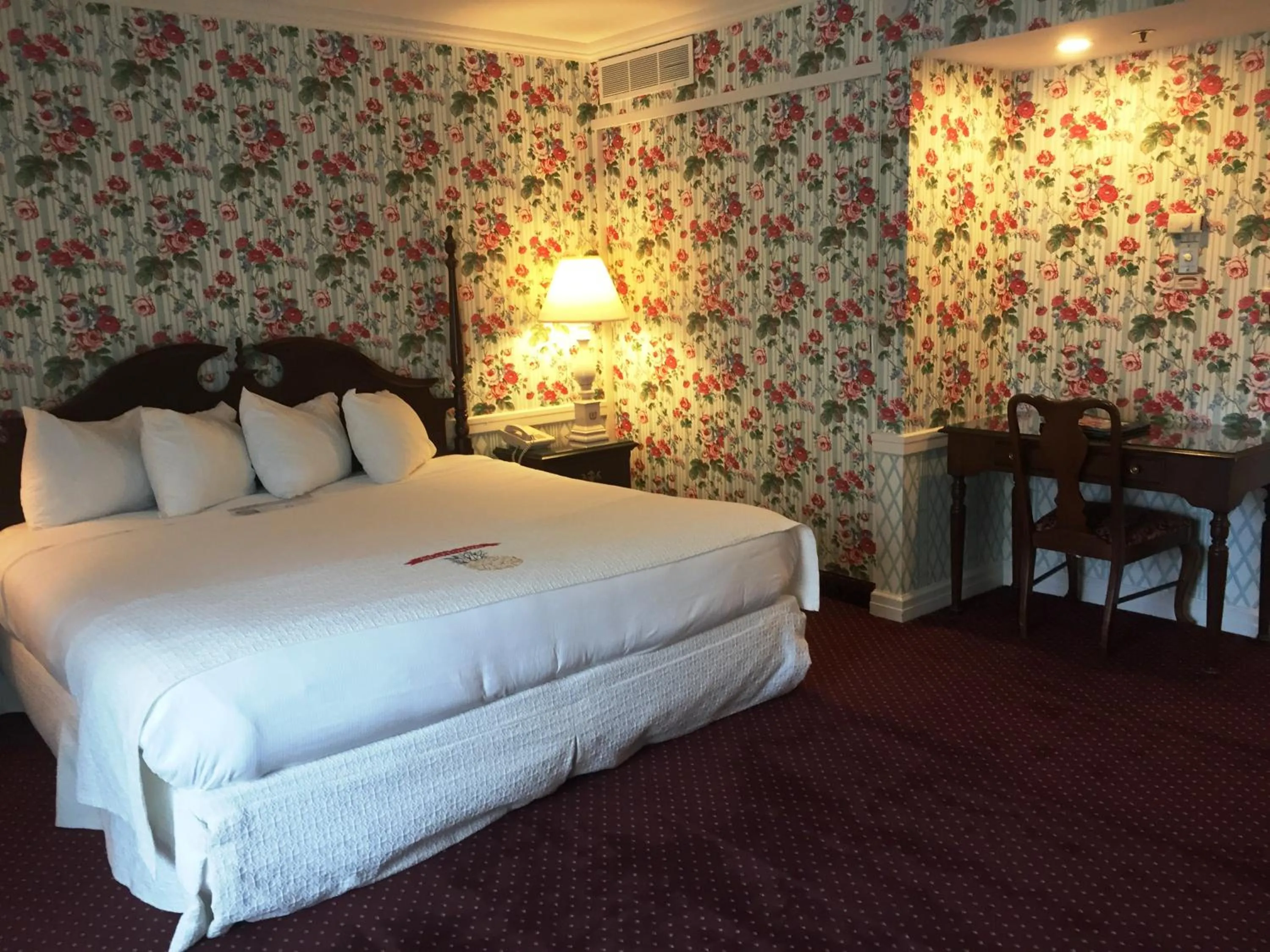 Lake view in Perry Hotel