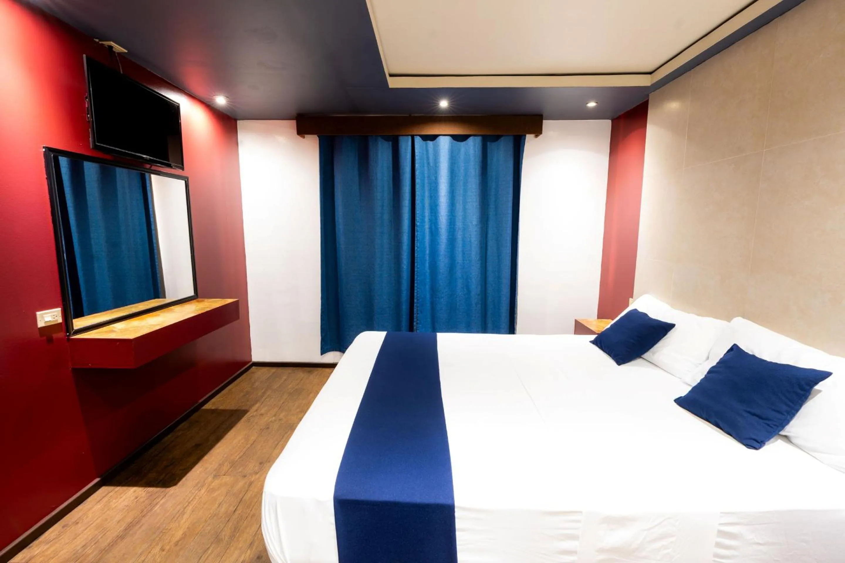 Bedroom, Bed in Hotel Rose Ensenada